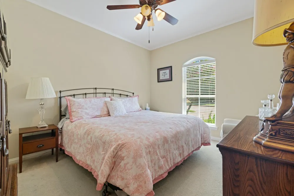 Secondary bedroom with shared Jack & Jill bath