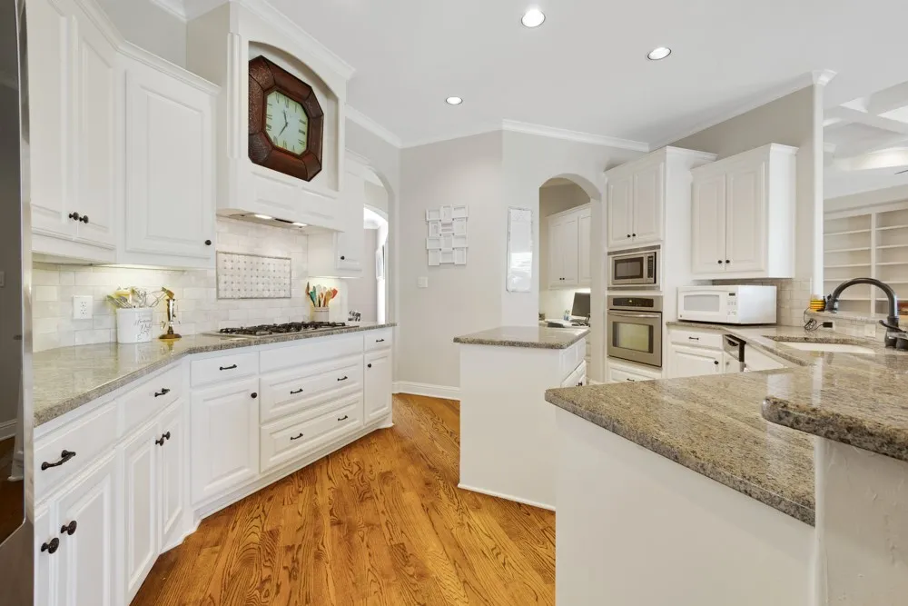 Single Family Residence For Sale in Tarrant County , 1904 Melbourne Drive, Pantego, Texas 76013, 3 Bedroom, 3 Bathroom, 2 Garage spaces, 2,709 Sqft, built in 2009, mls#21345867, Real Estate Agent in Pantego, Homes For Sale in Tarrant county, Homes For Sale in Pantego, Realtor in Pantego Texas, Real Estate Brokerage Independent Realty Texas, Luminita Cordes Realtor