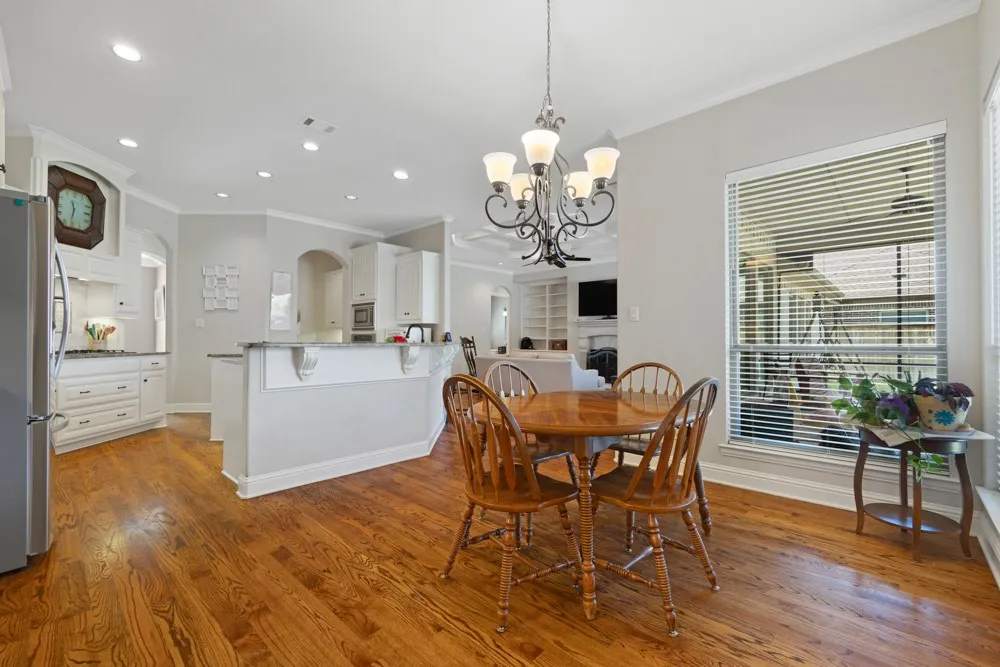 Single Family Residence For Sale in Tarrant County , 1904 Melbourne Drive, Pantego, Texas 76013, 3 Bedroom, 3 Bathroom, 2 Garage spaces, 2,709 Sqft, built in 2009, mls#21345867, Real Estate Agent in Pantego, Homes For Sale in Tarrant county, Homes For Sale in Pantego, Realtor in Pantego Texas, Real Estate Brokerage Independent Realty Texas, Luminita Cordes Realtor