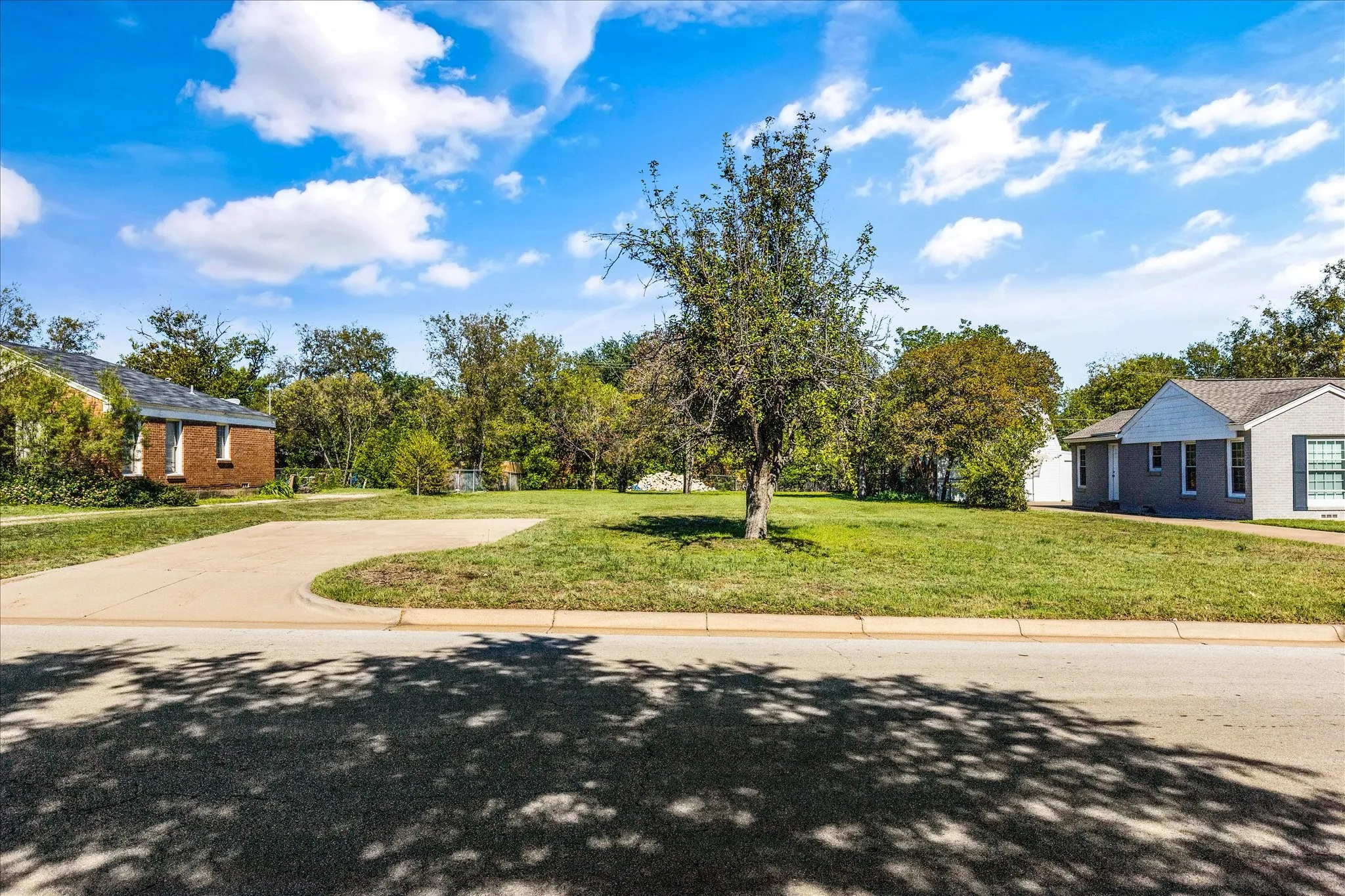 Unimproved Land For Sale in Tarrant County , 3512 W Biddison Street, Fort Worth, Texas 76109, 0, 0, Garage spaces, 0 Sqft, built in 0, Price $460,000, mls#21350185, Real Estate Agent in Fort Worth, Homes For Sale in Tarrant county, Homes For Sale in Fort Worth, Realtor in Fort Worth Texas, Real Estate Brokerage Independent Realty Texas, Luminita Cordes Realtor