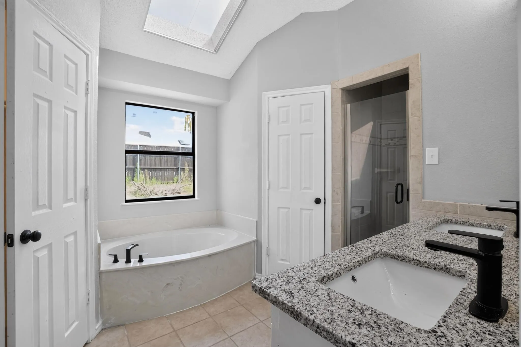 Single Family Residence For Sale in Tarrant County , 6057 Hillglen Drive, Watauga, Texas 76148, 3 Bedroom, 2 Bathroom, 2 Garage spaces, 1,383 Sqft, built in 1990, mls#21351268, Real Estate Agent in Watauga, Homes For Sale in Tarrant county, Homes For Sale in Watauga, Realtor in Watauga Texas, Real Estate Brokerage Independent Realty Texas, Luminita Cordes Realtor
