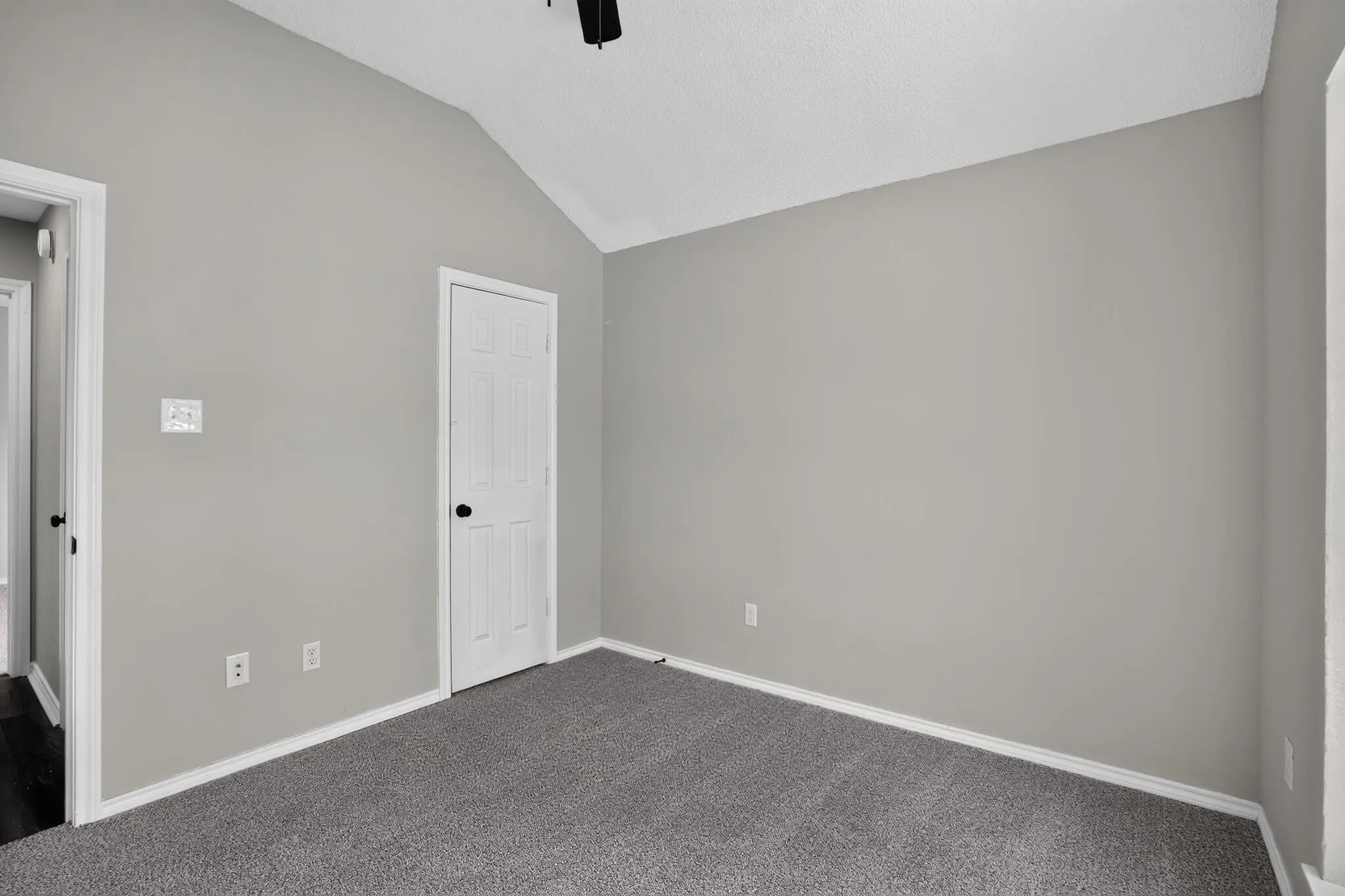 Single Family Residence For Sale in Tarrant County , 6057 Hillglen Drive, Watauga, Texas 76148, 3 Bedroom, 2 Bathroom, 2 Garage spaces, 1,383 Sqft, built in 1990, mls#21351268, Real Estate Agent in Watauga, Homes For Sale in Tarrant county, Homes For Sale in Watauga, Realtor in Watauga Texas, Real Estate Brokerage Independent Realty Texas, Luminita Cordes Realtor