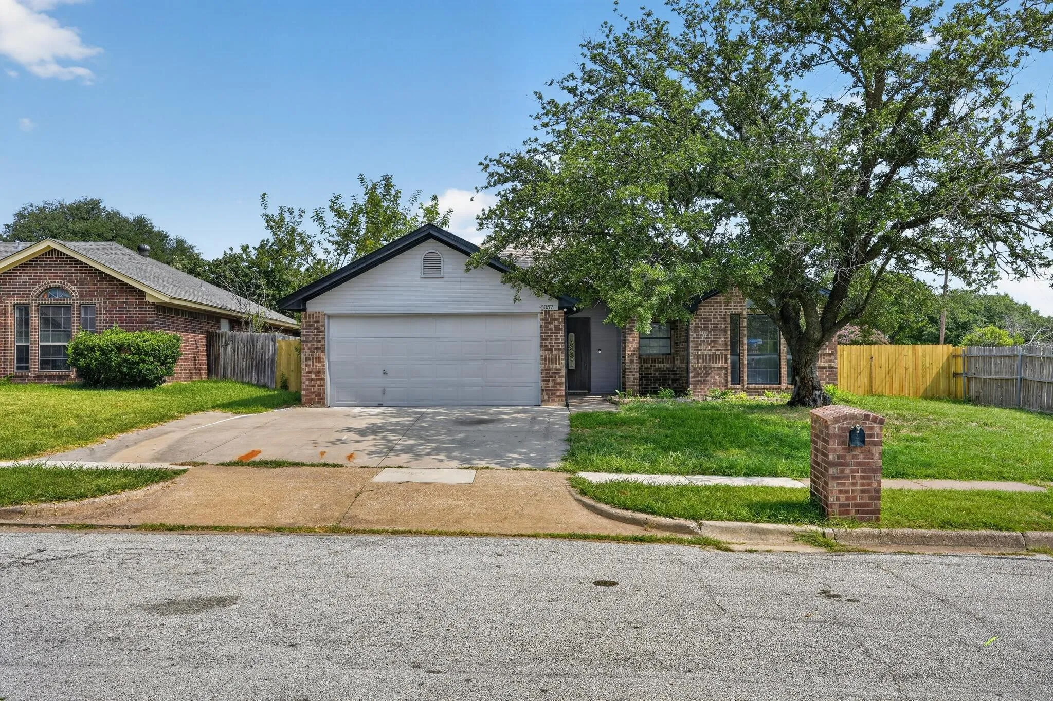 Single Family Residence For Sale in Tarrant County , 6057 Hillglen Drive, Watauga, Texas 76148, 3 Bedroom, 2 Bathroom, 2 Garage spaces, 1,383 Sqft, built in 1990, mls#21351268, Real Estate Agent in Watauga, Homes For Sale in Tarrant county, Homes For Sale in Watauga, Realtor in Watauga Texas, Real Estate Brokerage Independent Realty Texas, Luminita Cordes Realtor