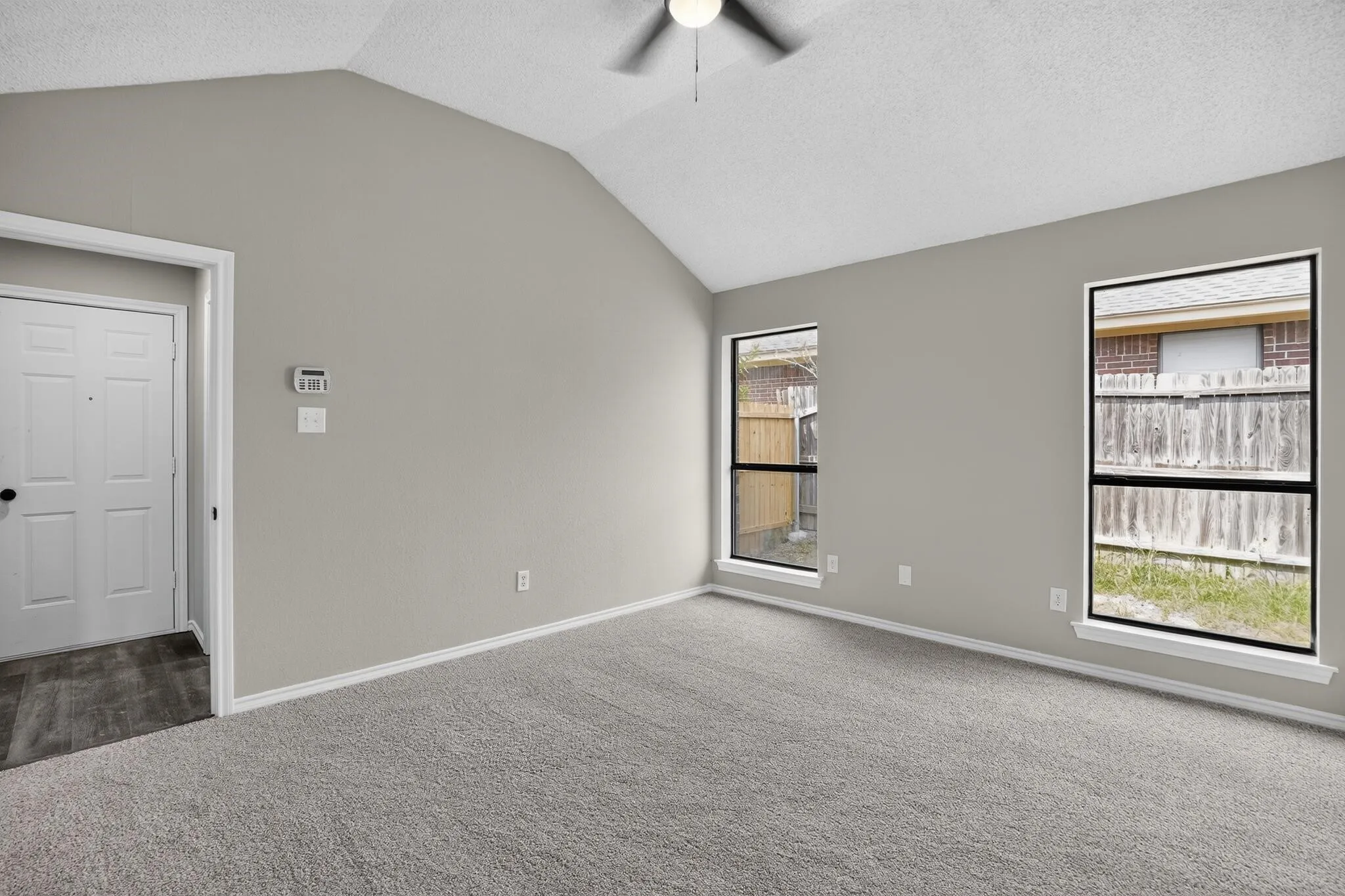 Single Family Residence For Sale in Tarrant County , 6057 Hillglen Drive, Watauga, Texas 76148, 3 Bedroom, 2 Bathroom, 2 Garage spaces, 1,383 Sqft, built in 1990, mls#21351268, Real Estate Agent in Watauga, Homes For Sale in Tarrant county, Homes For Sale in Watauga, Realtor in Watauga Texas, Real Estate Brokerage Independent Realty Texas, Luminita Cordes Realtor