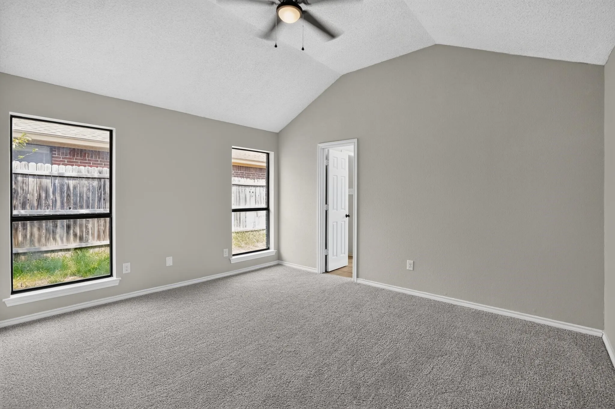 Single Family Residence For Sale in Tarrant County , 6057 Hillglen Drive, Watauga, Texas 76148, 3 Bedroom, 2 Bathroom, 2 Garage spaces, 1,383 Sqft, built in 1990, mls#21351268, Real Estate Agent in Watauga, Homes For Sale in Tarrant county, Homes For Sale in Watauga, Realtor in Watauga Texas, Real Estate Brokerage Independent Realty Texas, Luminita Cordes Realtor