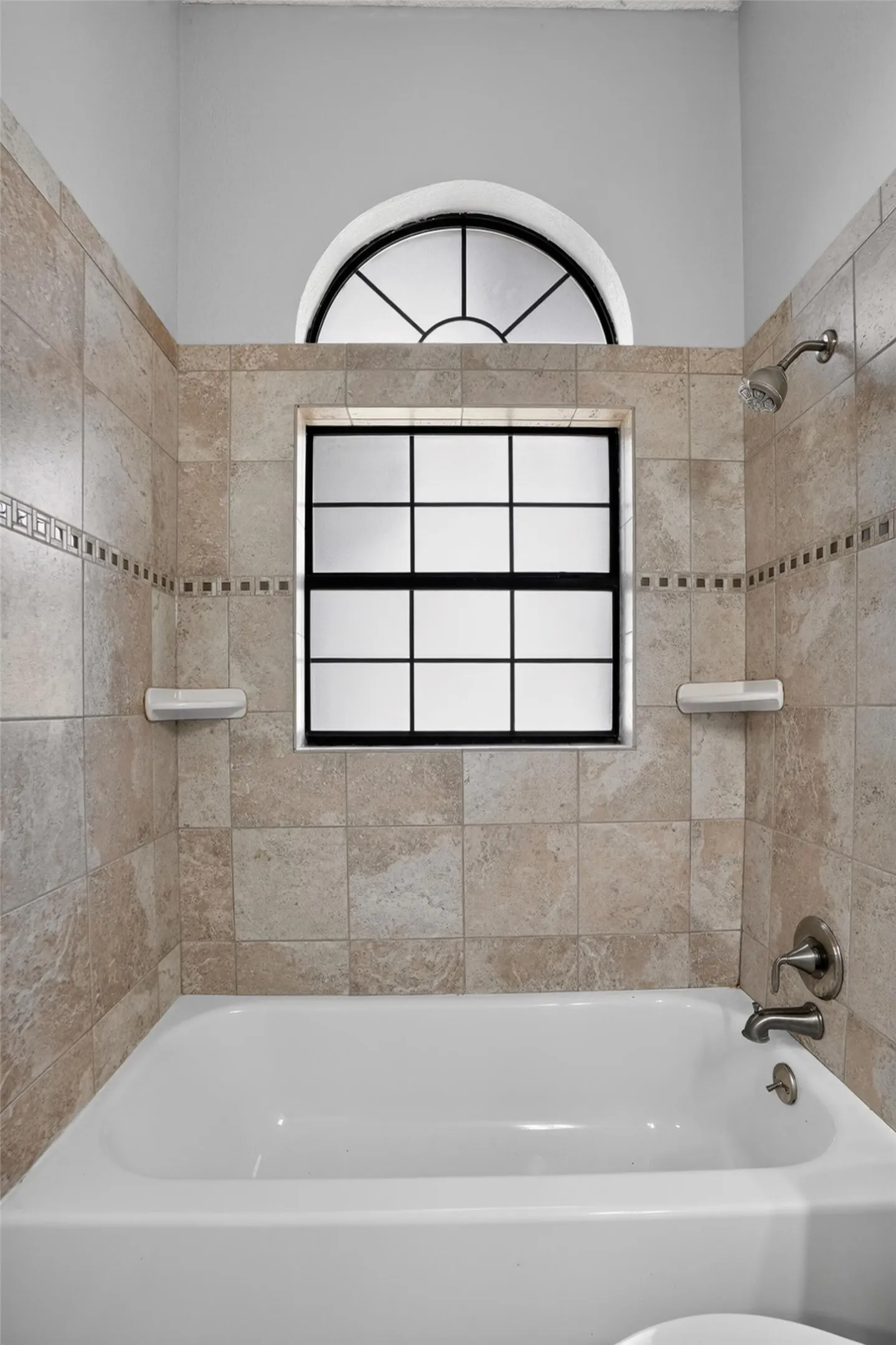 Single Family Residence For Sale in Tarrant County , 6057 Hillglen Drive, Watauga, Texas 76148, 3 Bedroom, 2 Bathroom, 2 Garage spaces, 1,383 Sqft, built in 1990, mls#21351268, Real Estate Agent in Watauga, Homes For Sale in Tarrant county, Homes For Sale in Watauga, Realtor in Watauga Texas, Real Estate Brokerage Independent Realty Texas, Luminita Cordes Realtor