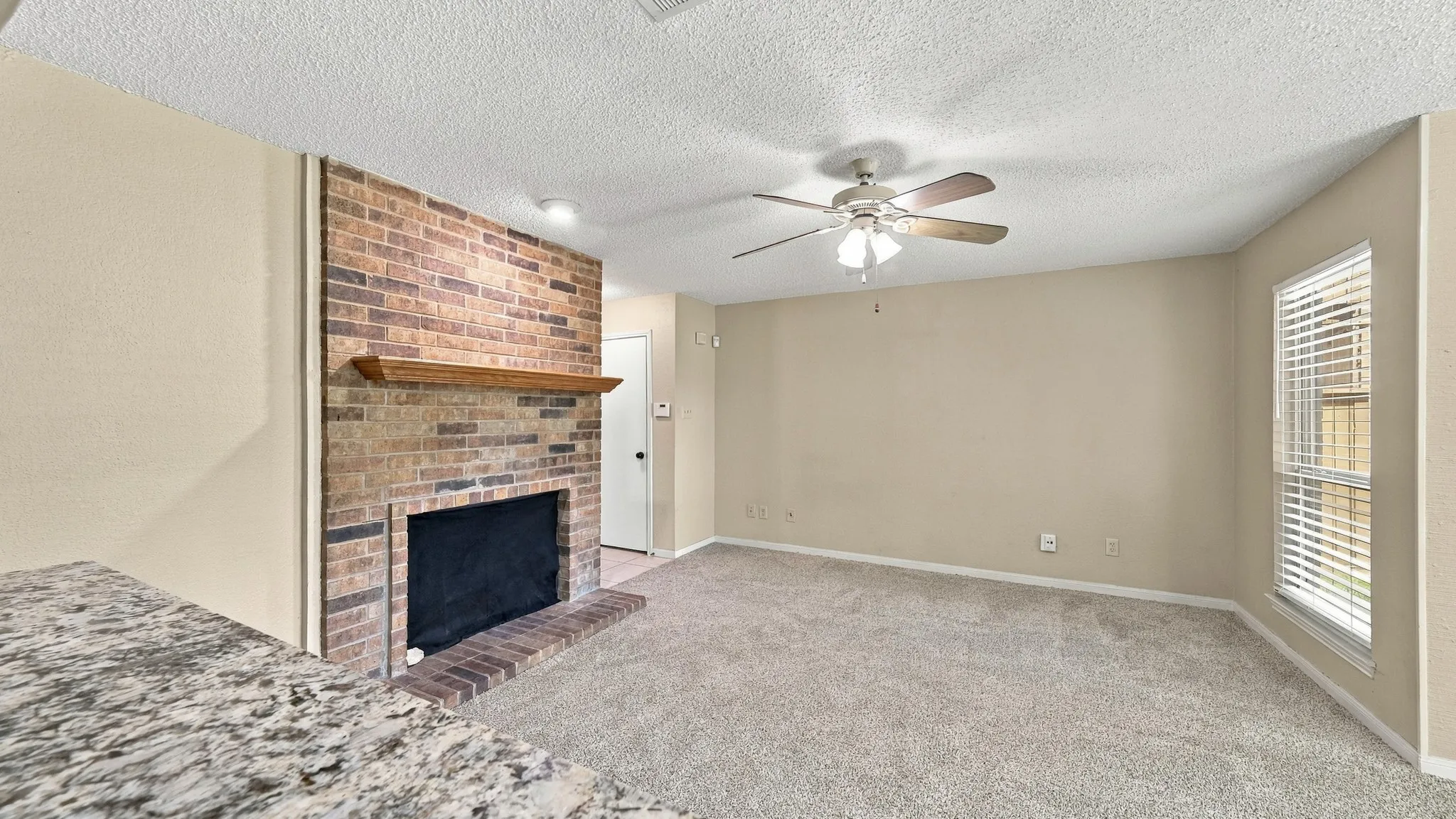 Condominium For Sale in Tarrant County , 2103 Friendly Drive 3210, Arlington, Texas 76011, 2 Bedroom, 2 Bathroom, Garage spaces, 1,025 Sqft, built in 1982, mls#21351168, Real Estate Agent in Arlington, Homes For Sale in Tarrant county, Homes For Sale in Arlington, Realtor in Arlington Texas, Real Estate Brokerage Independent Realty Texas, Luminita Cordes Realtor