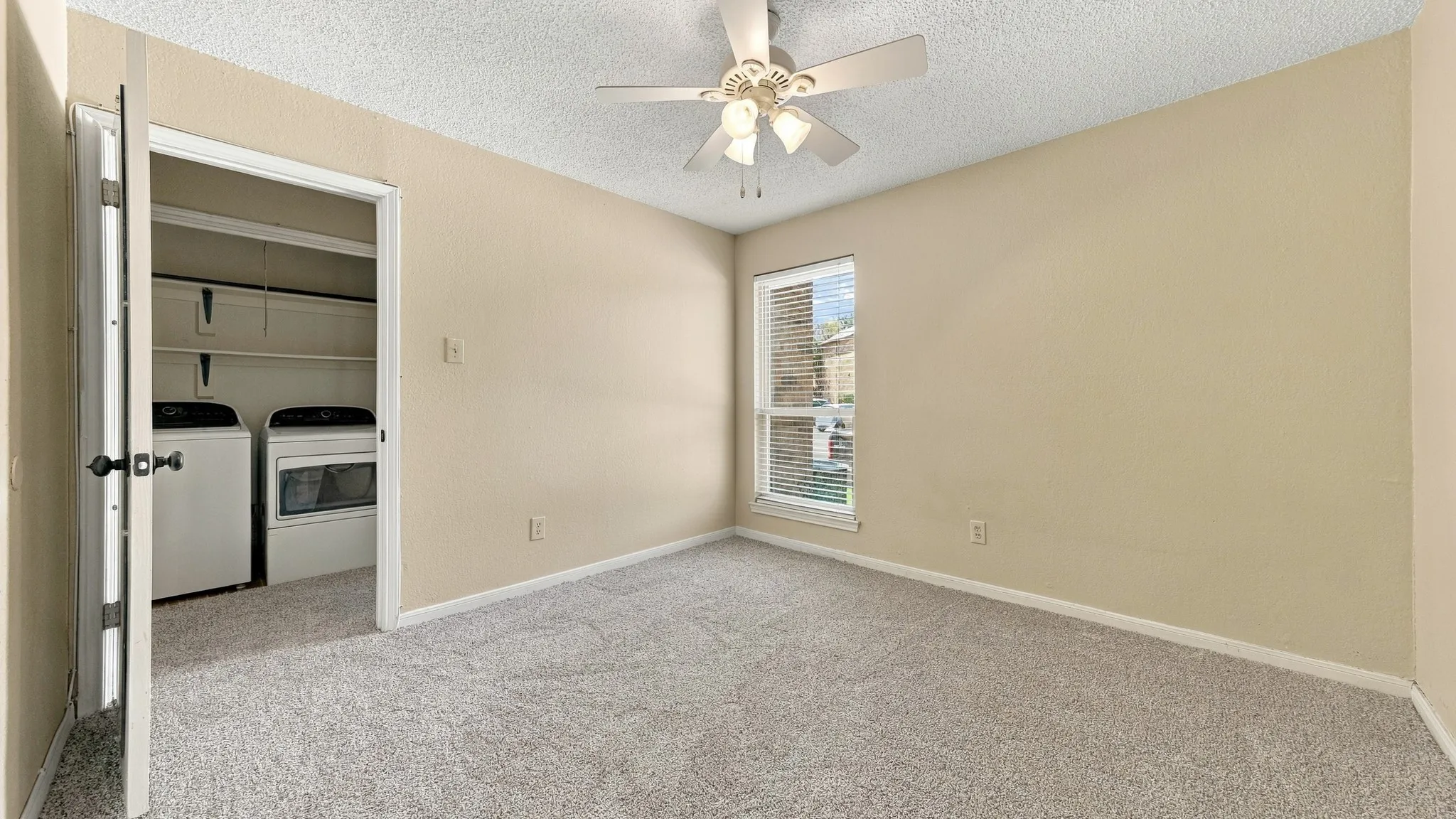 Condominium For Sale in Tarrant County , 2103 Friendly Drive 3210, Arlington, Texas 76011, 2 Bedroom, 2 Bathroom, Garage spaces, 1,025 Sqft, built in 1982, mls#21351168, Real Estate Agent in Arlington, Homes For Sale in Tarrant county, Homes For Sale in Arlington, Realtor in Arlington Texas, Real Estate Brokerage Independent Realty Texas, Luminita Cordes Realtor