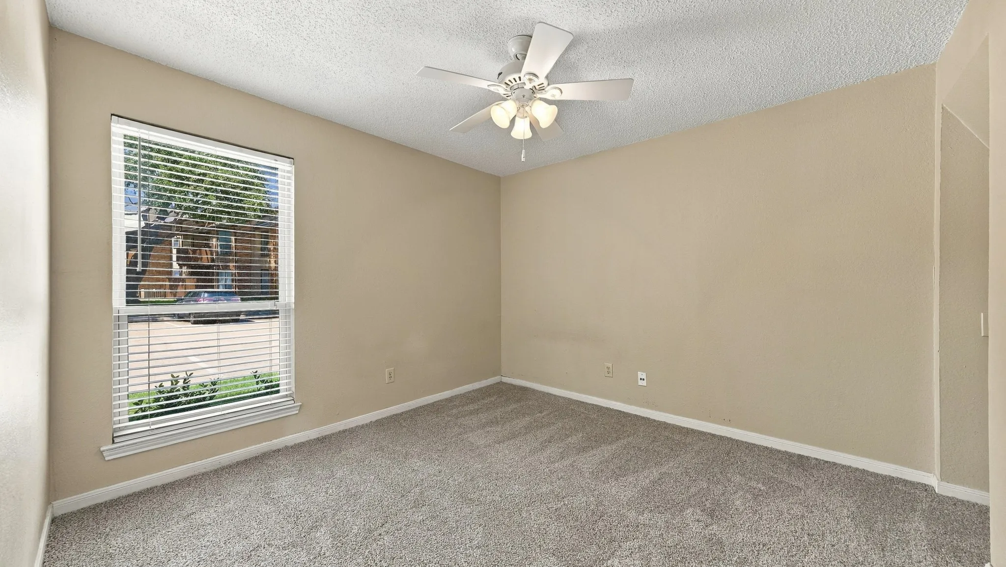 Condominium For Sale in Tarrant County , 2103 Friendly Drive 3210, Arlington, Texas 76011, 2 Bedroom, 2 Bathroom, Garage spaces, 1,025 Sqft, built in 1982, mls#21351168, Real Estate Agent in Arlington, Homes For Sale in Tarrant county, Homes For Sale in Arlington, Realtor in Arlington Texas, Real Estate Brokerage Independent Realty Texas, Luminita Cordes Realtor