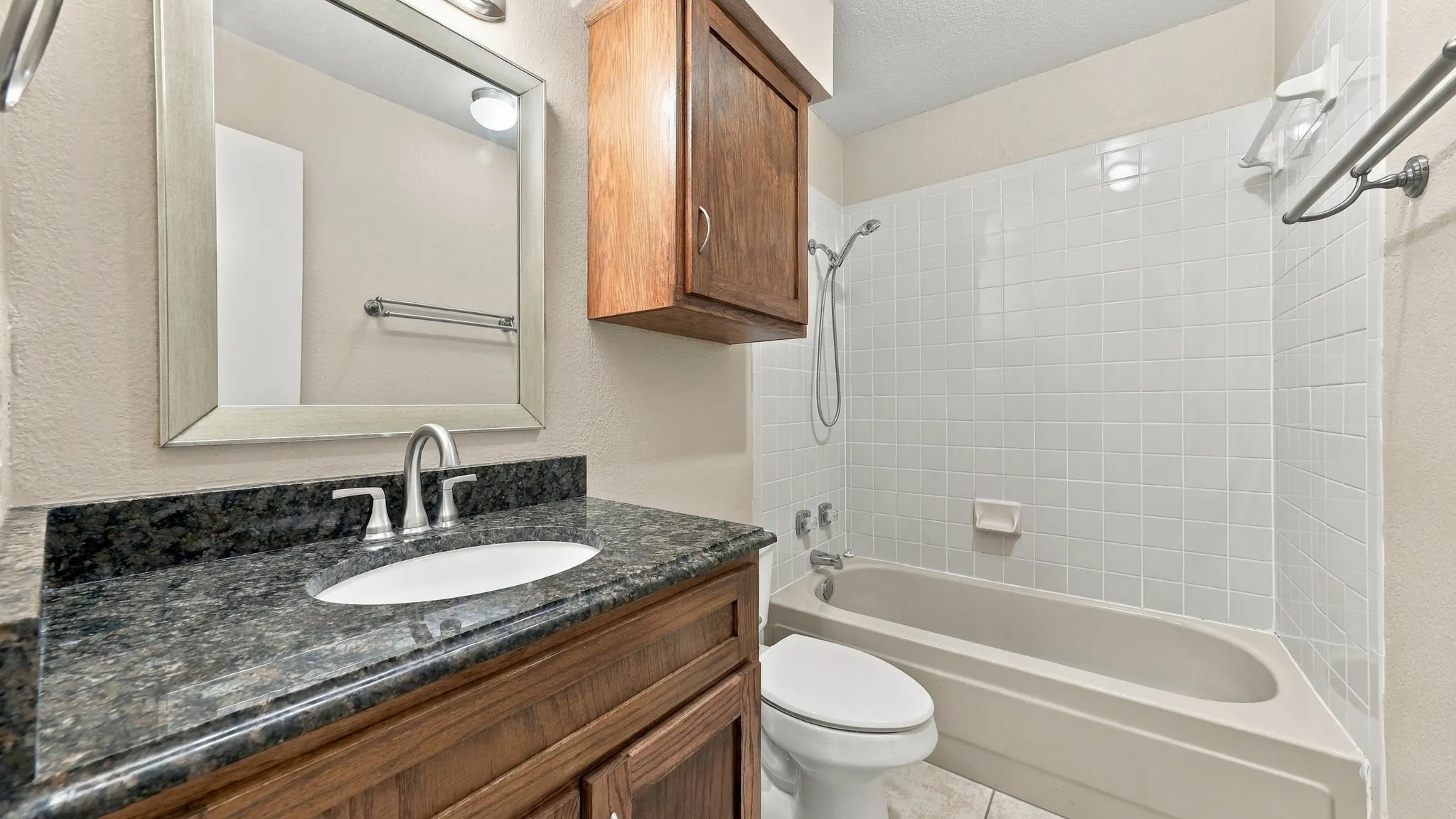 Condominium For Sale in Tarrant County , 2103 Friendly Drive 3210, Arlington, Texas 76011, 2 Bedroom, 2 Bathroom, Garage spaces, 1,025 Sqft, built in 1982, mls#21351168, Real Estate Agent in Arlington, Homes For Sale in Tarrant county, Homes For Sale in Arlington, Realtor in Arlington Texas, Real Estate Brokerage Independent Realty Texas, Luminita Cordes Realtor