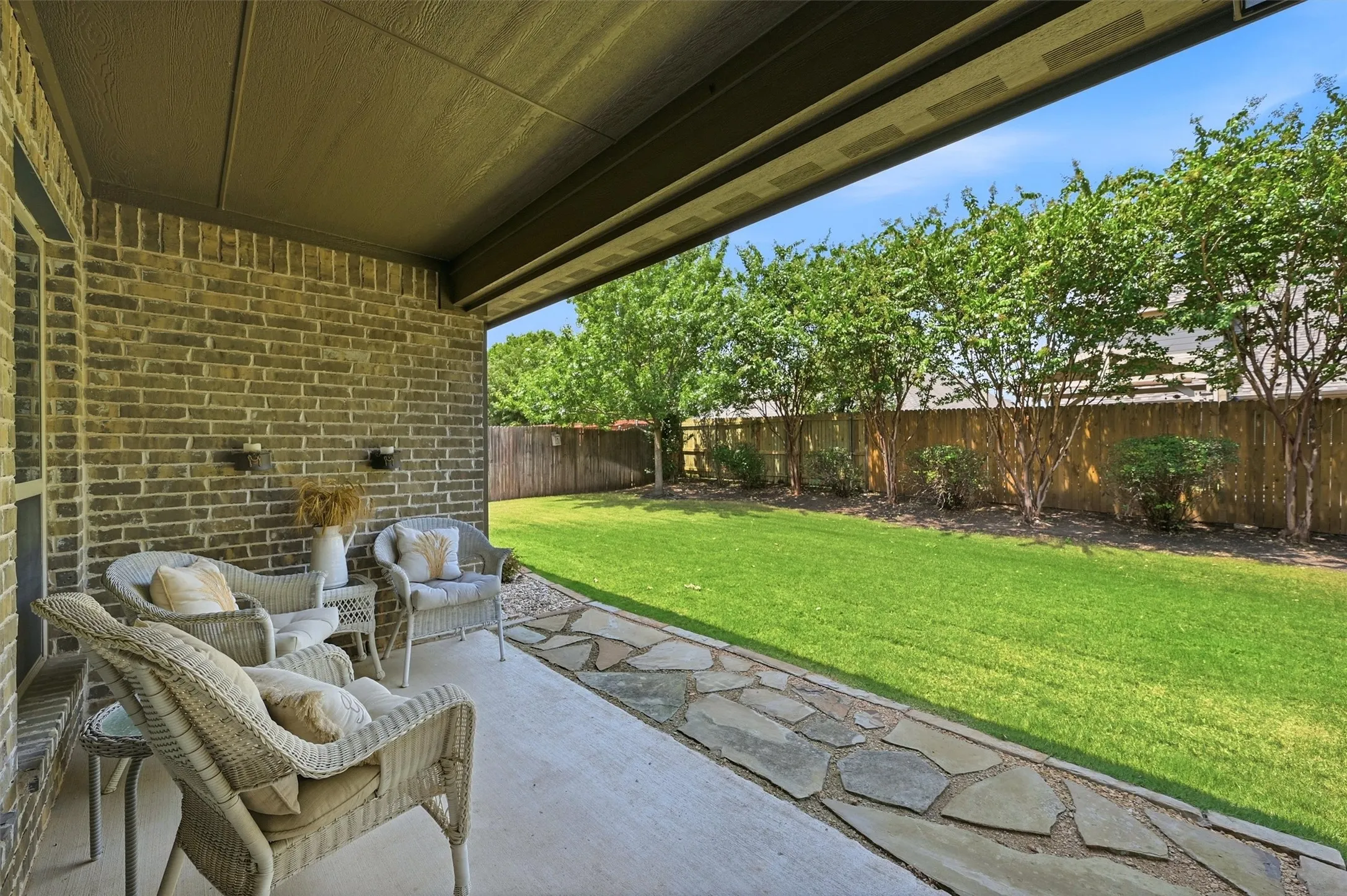 Single Family Residence For Sale in Grayson County , 509 Appaloosa Lane, Sherman, Texas 75092, 3 Bedroom, 2 Bathroom, 2 Garage spaces, 1,578 Sqft, built in 2016, mls#21344935, Real Estate Agent in Sherman, Homes For Sale in Grayson county, Homes For Sale in Sherman, Realtor in Sherman Texas, Real Estate Brokerage Independent Realty Texas, Luminita Cordes Realtor