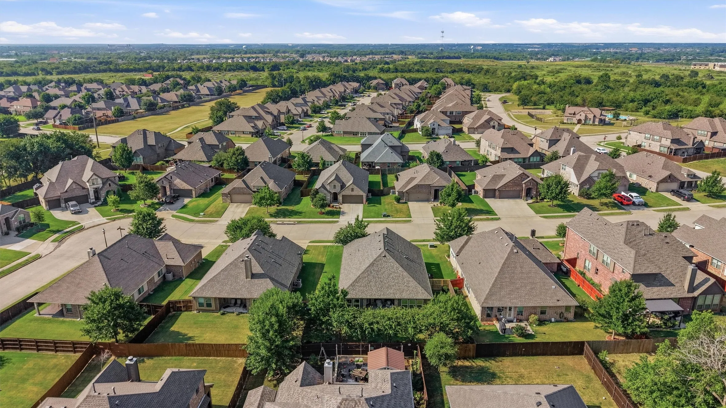 Single Family Residence For Sale in Grayson County , 509 Appaloosa Lane, Sherman, Texas 75092, 3 Bedroom, 2 Bathroom, 2 Garage spaces, 1,578 Sqft, built in 2016, mls#21344935, Real Estate Agent in Sherman, Homes For Sale in Grayson county, Homes For Sale in Sherman, Realtor in Sherman Texas, Real Estate Brokerage Independent Realty Texas, Luminita Cordes Realtor