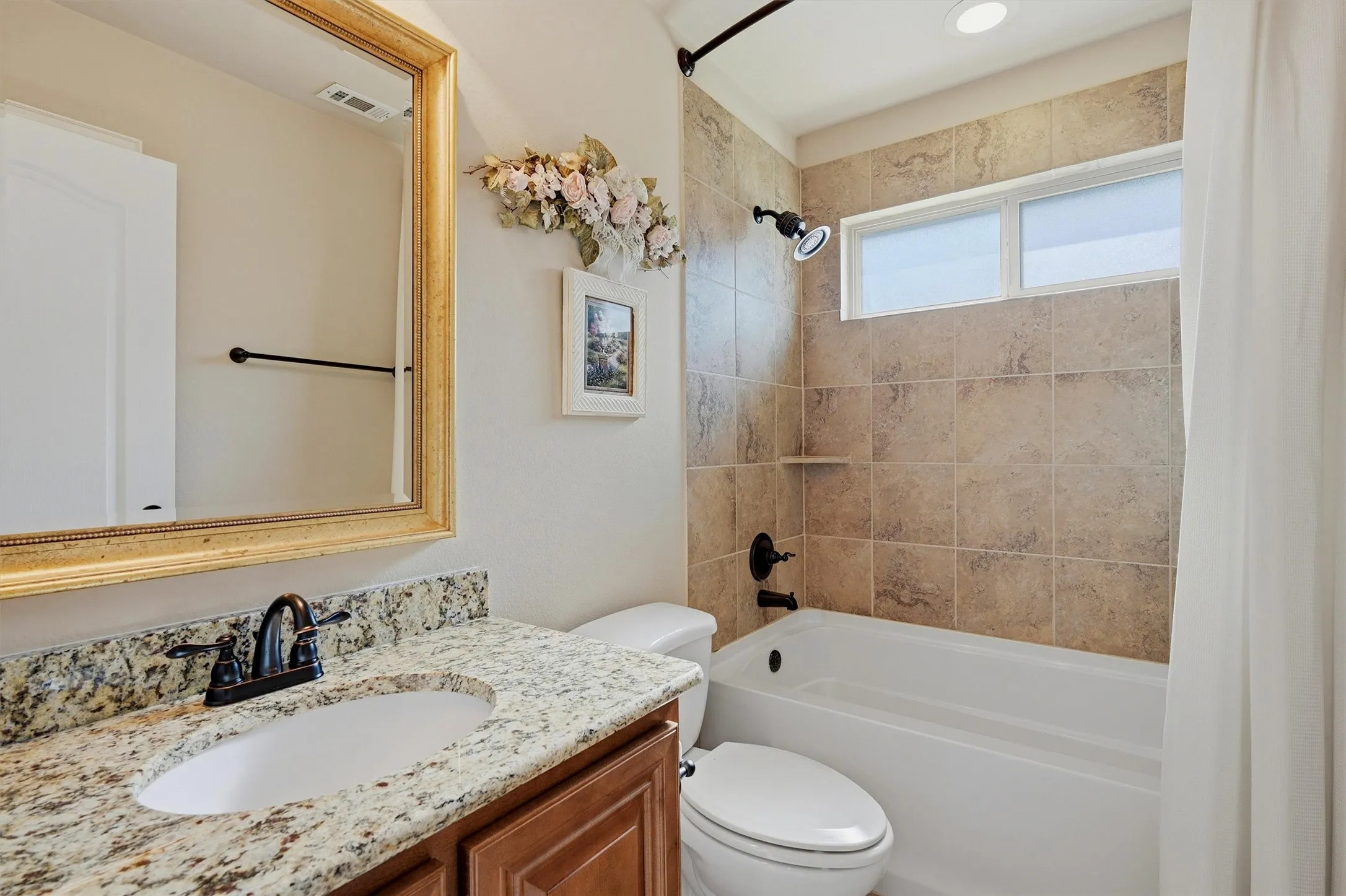 Single Family Residence For Sale in Grayson County , 509 Appaloosa Lane, Sherman, Texas 75092, 3 Bedroom, 2 Bathroom, 2 Garage spaces, 1,578 Sqft, built in 2016, mls#21344935, Real Estate Agent in Sherman, Homes For Sale in Grayson county, Homes For Sale in Sherman, Realtor in Sherman Texas, Real Estate Brokerage Independent Realty Texas, Luminita Cordes Realtor