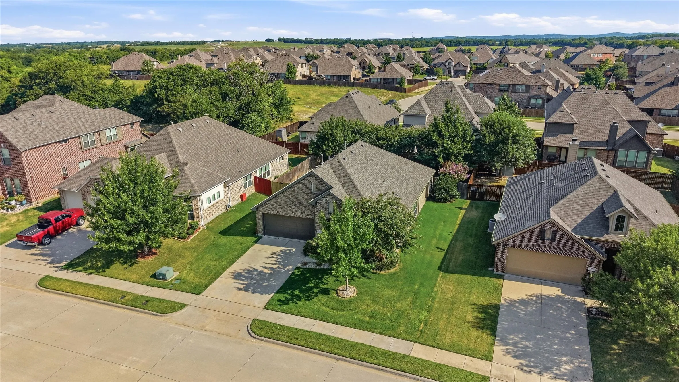 Single Family Residence For Sale in Grayson County , 509 Appaloosa Lane, Sherman, Texas 75092, 3 Bedroom, 2 Bathroom, 2 Garage spaces, 1,578 Sqft, built in 2016, mls#21344935, Real Estate Agent in Sherman, Homes For Sale in Grayson county, Homes For Sale in Sherman, Realtor in Sherman Texas, Real Estate Brokerage Independent Realty Texas, Luminita Cordes Realtor