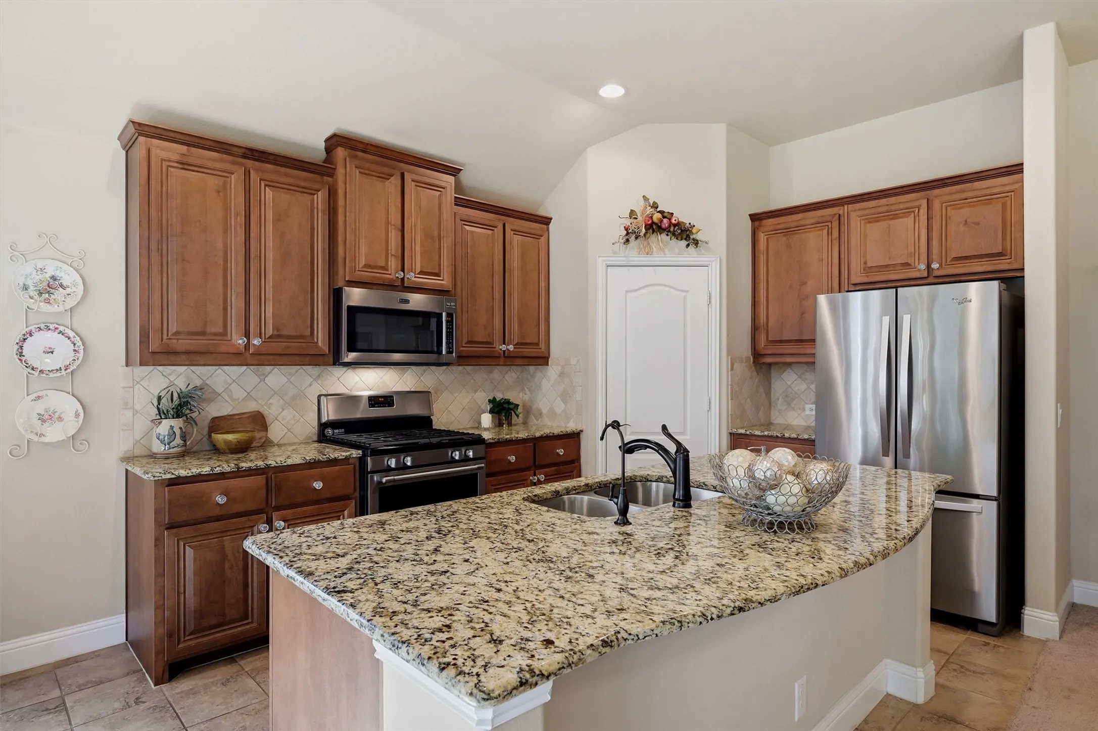 Single Family Residence For Sale in Grayson County , 509 Appaloosa Lane, Sherman, Texas 75092, 3 Bedroom, 2 Bathroom, 2 Garage spaces, 1,578 Sqft, built in 2016, mls#21344935, Real Estate Agent in Sherman, Homes For Sale in Grayson county, Homes For Sale in Sherman, Realtor in Sherman Texas, Real Estate Brokerage Independent Realty Texas, Luminita Cordes Realtor