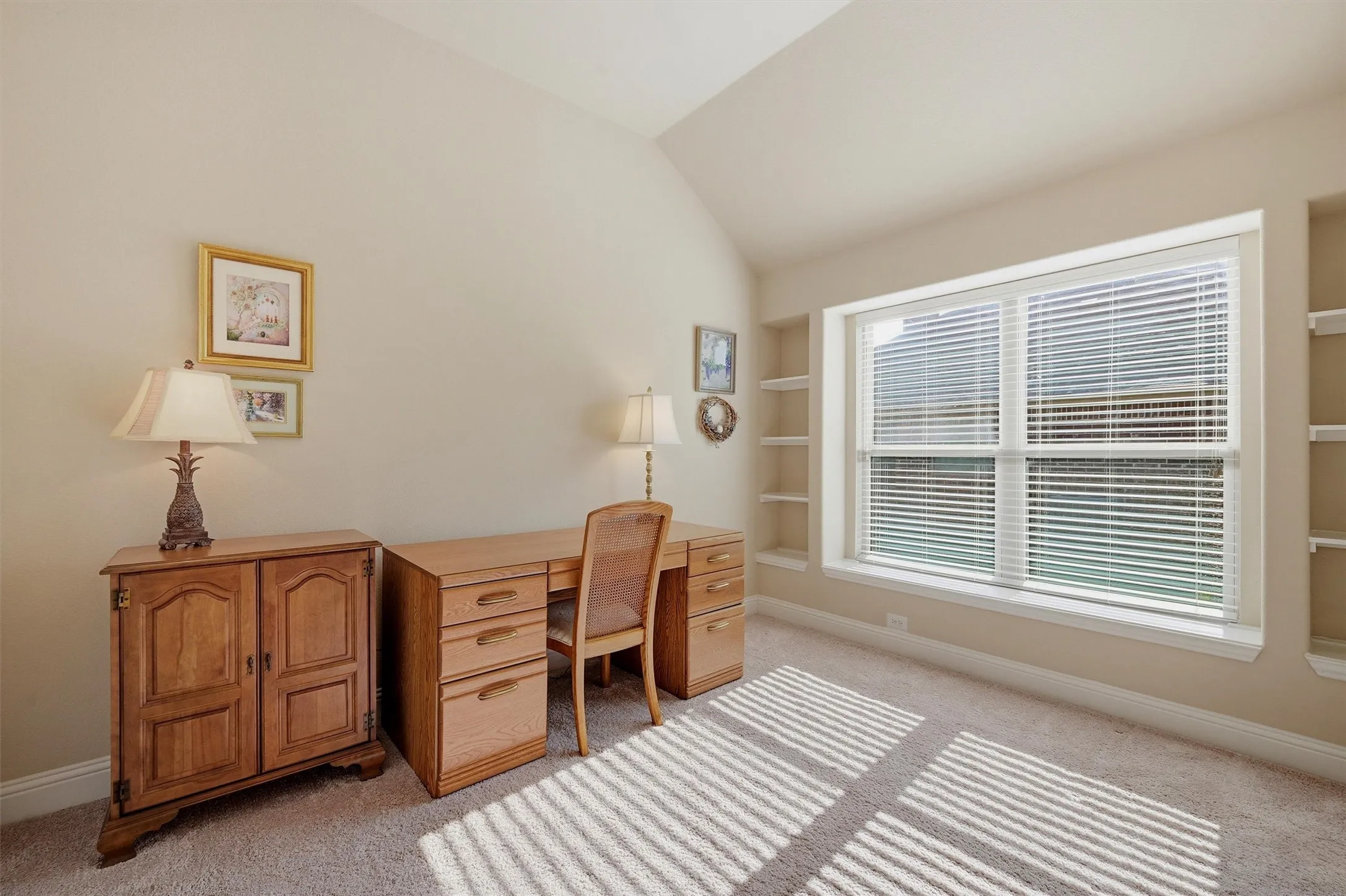 Single Family Residence For Sale in Grayson County , 509 Appaloosa Lane, Sherman, Texas 75092, 3 Bedroom, 2 Bathroom, 2 Garage spaces, 1,578 Sqft, built in 2016, mls#21344935, Real Estate Agent in Sherman, Homes For Sale in Grayson county, Homes For Sale in Sherman, Realtor in Sherman Texas, Real Estate Brokerage Independent Realty Texas, Luminita Cordes Realtor