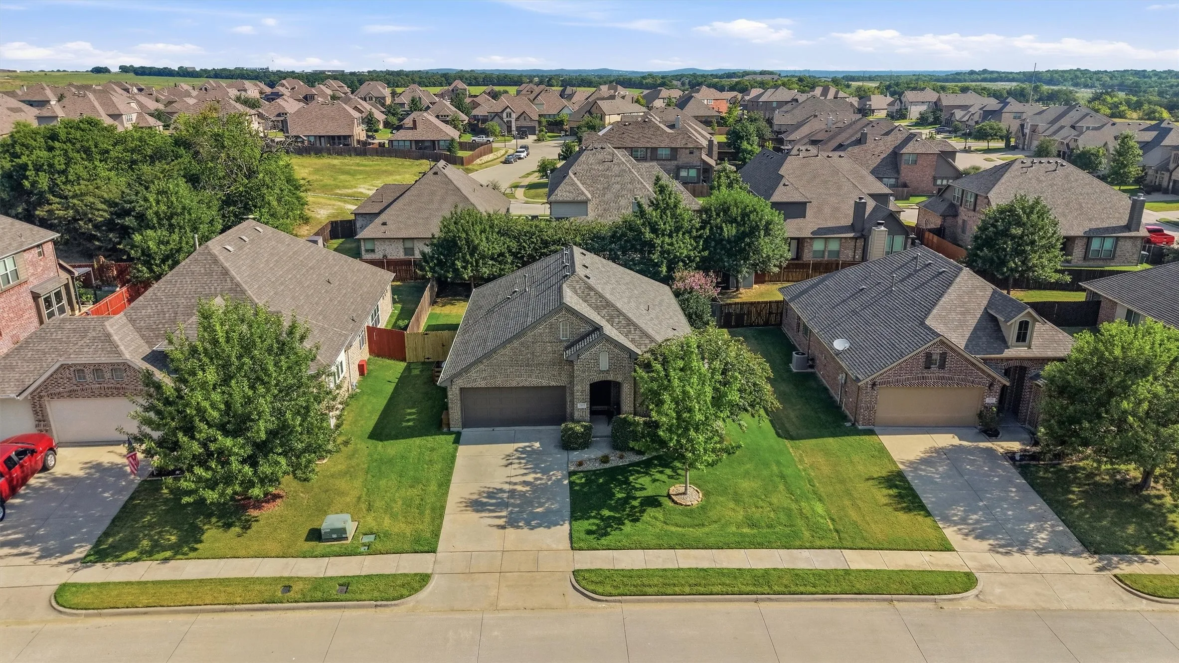 Single Family Residence For Sale in Grayson County , 509 Appaloosa Lane, Sherman, Texas 75092, 3 Bedroom, 2 Bathroom, 2 Garage spaces, 1,578 Sqft, built in 2016, mls#21344935, Real Estate Agent in Sherman, Homes For Sale in Grayson county, Homes For Sale in Sherman, Realtor in Sherman Texas, Real Estate Brokerage Independent Realty Texas, Luminita Cordes Realtor