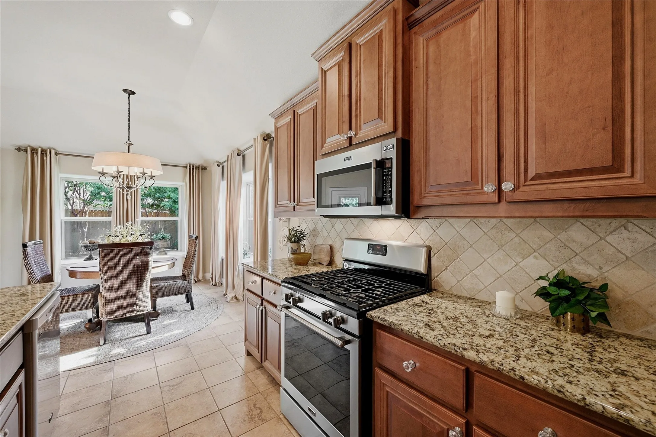 Single Family Residence For Sale in Grayson County , 509 Appaloosa Lane, Sherman, Texas 75092, 3 Bedroom, 2 Bathroom, 2 Garage spaces, 1,578 Sqft, built in 2016, mls#21344935, Real Estate Agent in Sherman, Homes For Sale in Grayson county, Homes For Sale in Sherman, Realtor in Sherman Texas, Real Estate Brokerage Independent Realty Texas, Luminita Cordes Realtor