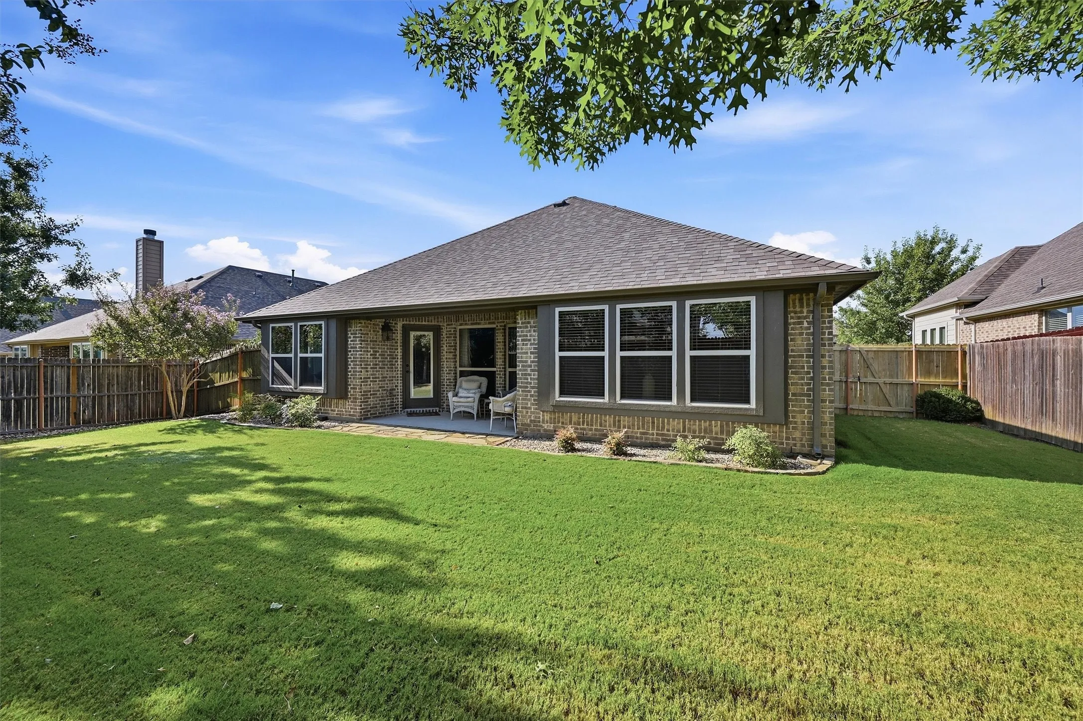 Single Family Residence For Sale in Grayson County , 509 Appaloosa Lane, Sherman, Texas 75092, 3 Bedroom, 2 Bathroom, 2 Garage spaces, 1,578 Sqft, built in 2016, mls#21344935, Real Estate Agent in Sherman, Homes For Sale in Grayson county, Homes For Sale in Sherman, Realtor in Sherman Texas, Real Estate Brokerage Independent Realty Texas, Luminita Cordes Realtor