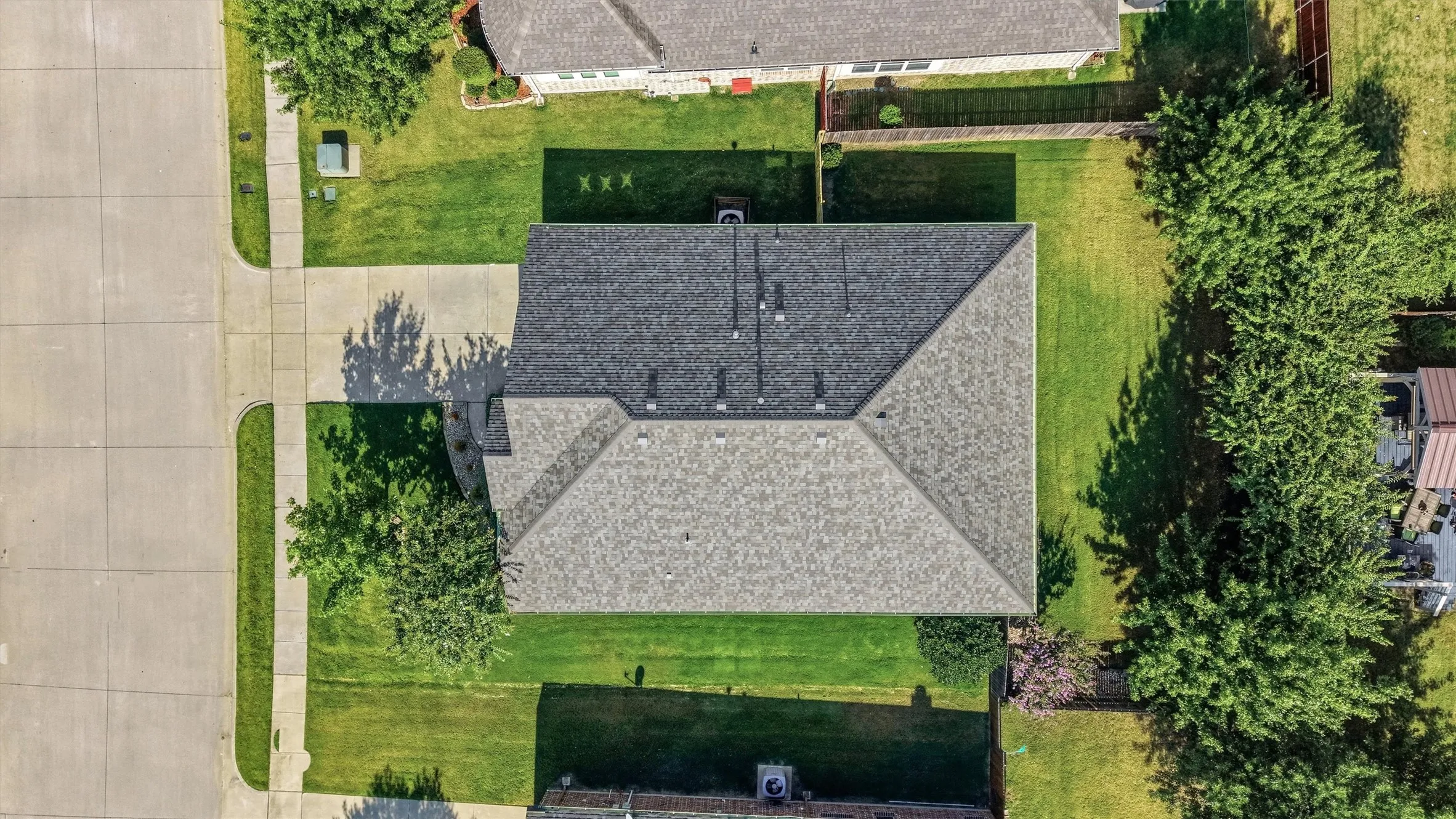 Single Family Residence For Sale in Grayson County , 509 Appaloosa Lane, Sherman, Texas 75092, 3 Bedroom, 2 Bathroom, 2 Garage spaces, 1,578 Sqft, built in 2016, mls#21344935, Real Estate Agent in Sherman, Homes For Sale in Grayson county, Homes For Sale in Sherman, Realtor in Sherman Texas, Real Estate Brokerage Independent Realty Texas, Luminita Cordes Realtor