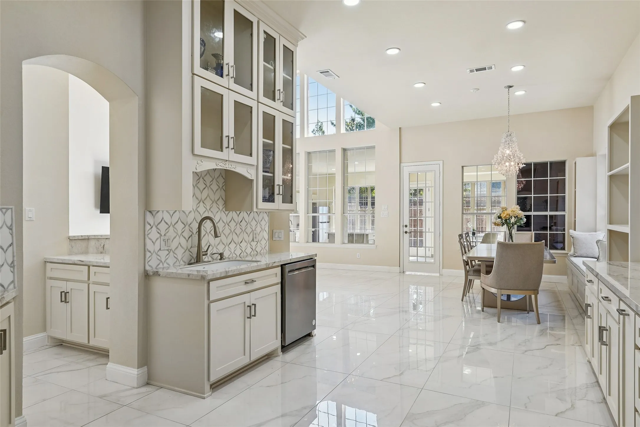 Single Family Residence For Sale in Denton County , 6608 Terrace Mill Lane, Plano, Texas 75024, 5 Bedroom, 4 Bathroom, 3 Garage spaces, 4,602 Sqft, built in 2003, mls#21351227, Real Estate Agent in Plano, Homes For Sale in Denton county, Homes For Sale in Plano, Realtor in Plano Texas, Real Estate Brokerage Independent Realty Texas, Luminita Cordes Realtor