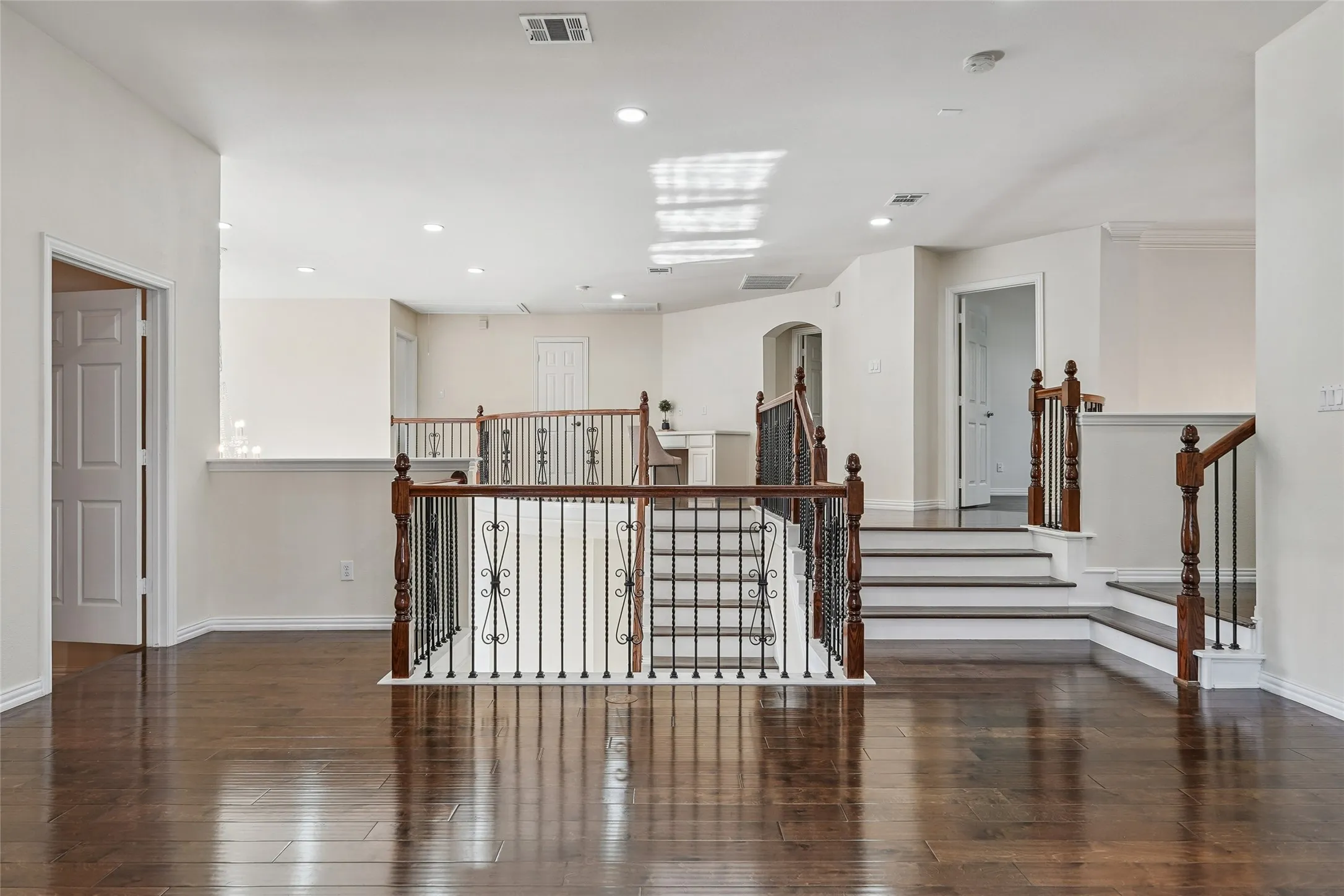 Single Family Residence For Sale in Denton County , 6608 Terrace Mill Lane, Plano, Texas 75024, 5 Bedroom, 4 Bathroom, 3 Garage spaces, 4,602 Sqft, built in 2003, mls#21351227, Real Estate Agent in Plano, Homes For Sale in Denton county, Homes For Sale in Plano, Realtor in Plano Texas, Real Estate Brokerage Independent Realty Texas, Luminita Cordes Realtor