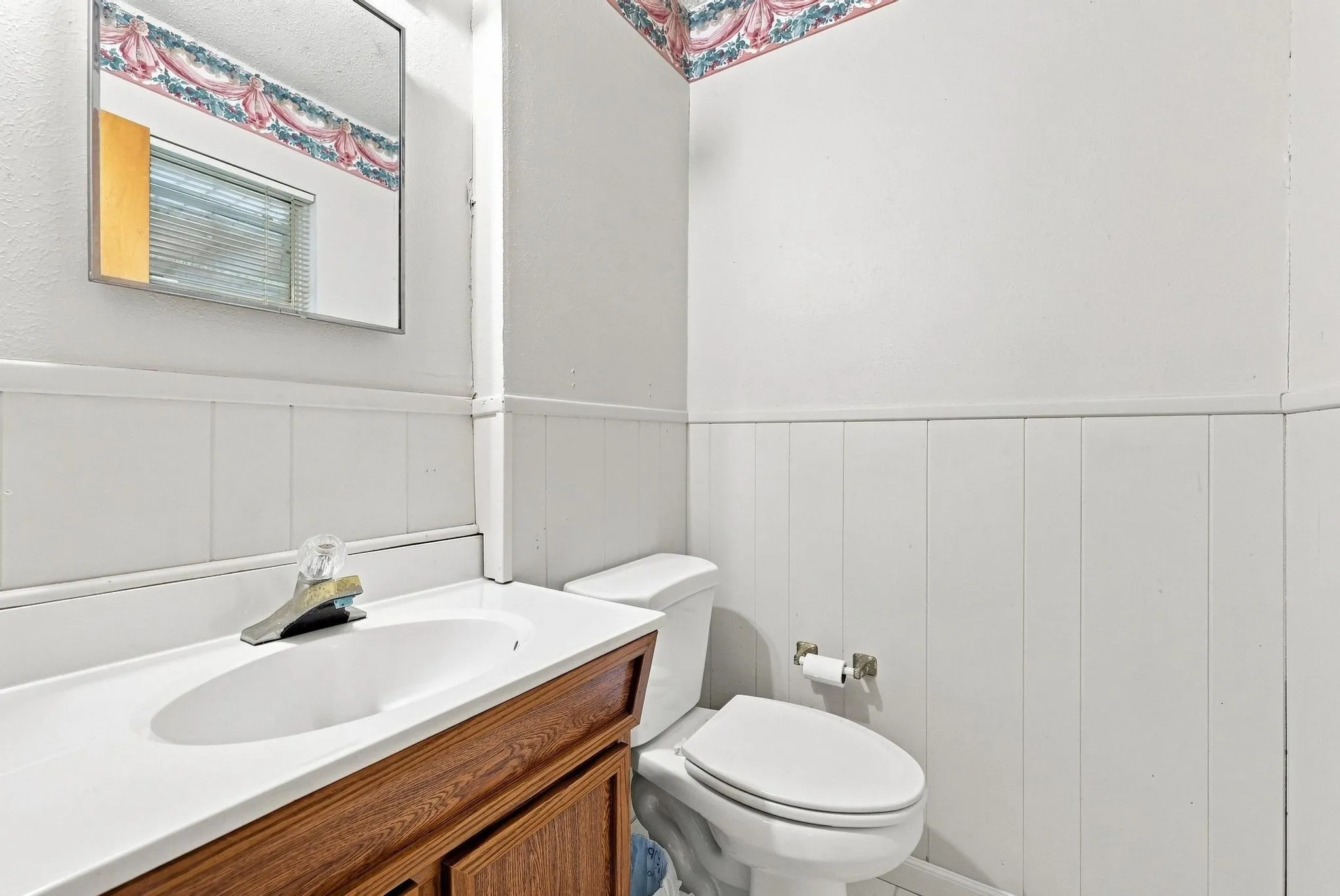 Single Family Residence For Sale in Fannin County , 1008 Yeager Street, Honey Grove, Texas 75446, 3 Bedroom, 2 Bathroom, 1 Garage spaces, 1,168 Sqft, built in 1976, mls#21351297, Real Estate Agent in Honey Grove, Homes For Sale in Fannin county, Homes For Sale in Honey Grove, Realtor in Honey Grove Texas, Real Estate Brokerage Independent Realty Texas, Luminita Cordes Realtor