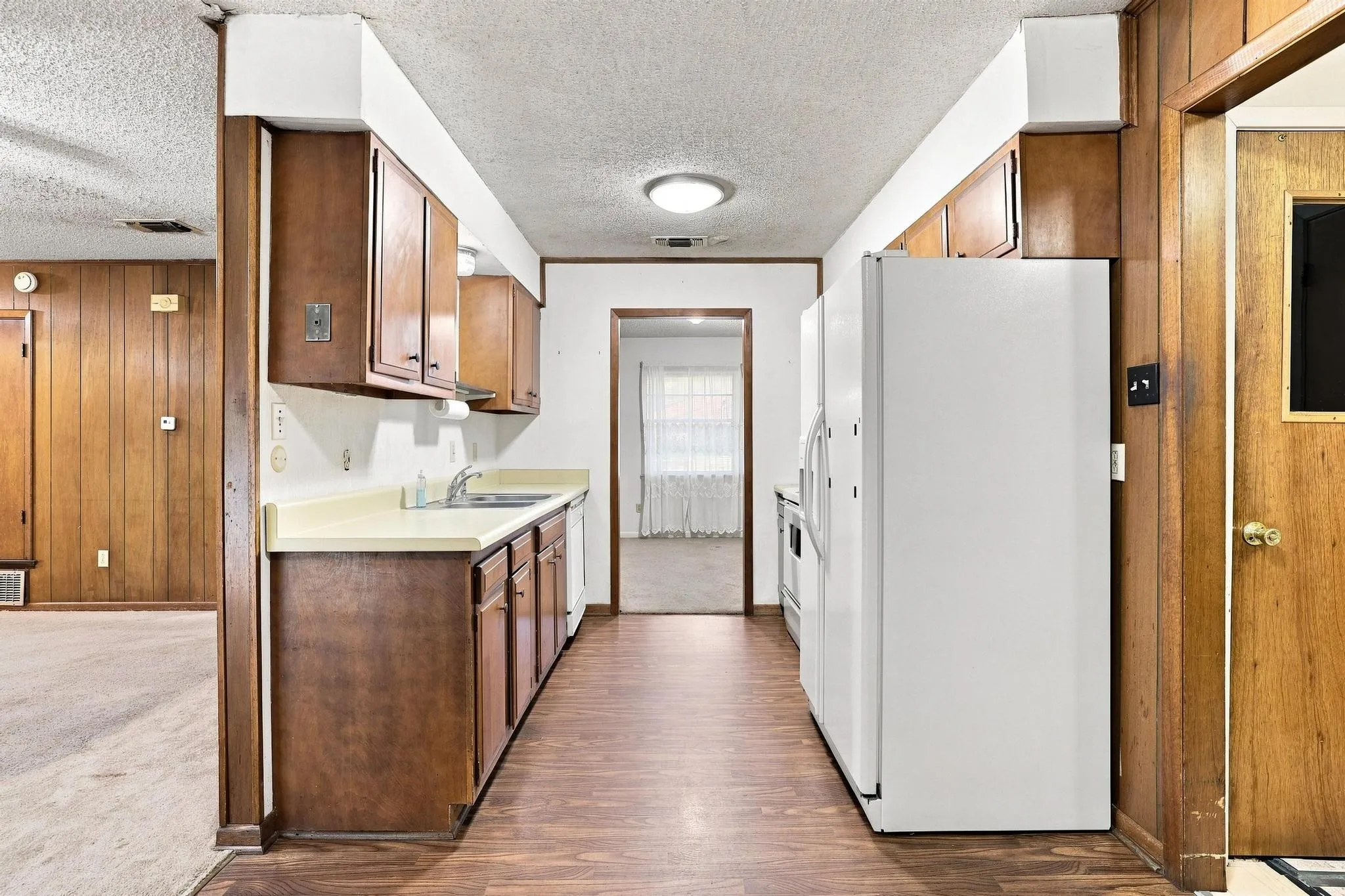 Single Family Residence For Sale in Fannin County , 1008 Yeager Street, Honey Grove, Texas 75446, 3 Bedroom, 2 Bathroom, 1 Garage spaces, 1,168 Sqft, built in 1976, mls#21351297, Real Estate Agent in Honey Grove, Homes For Sale in Fannin county, Homes For Sale in Honey Grove, Realtor in Honey Grove Texas, Real Estate Brokerage Independent Realty Texas, Luminita Cordes Realtor