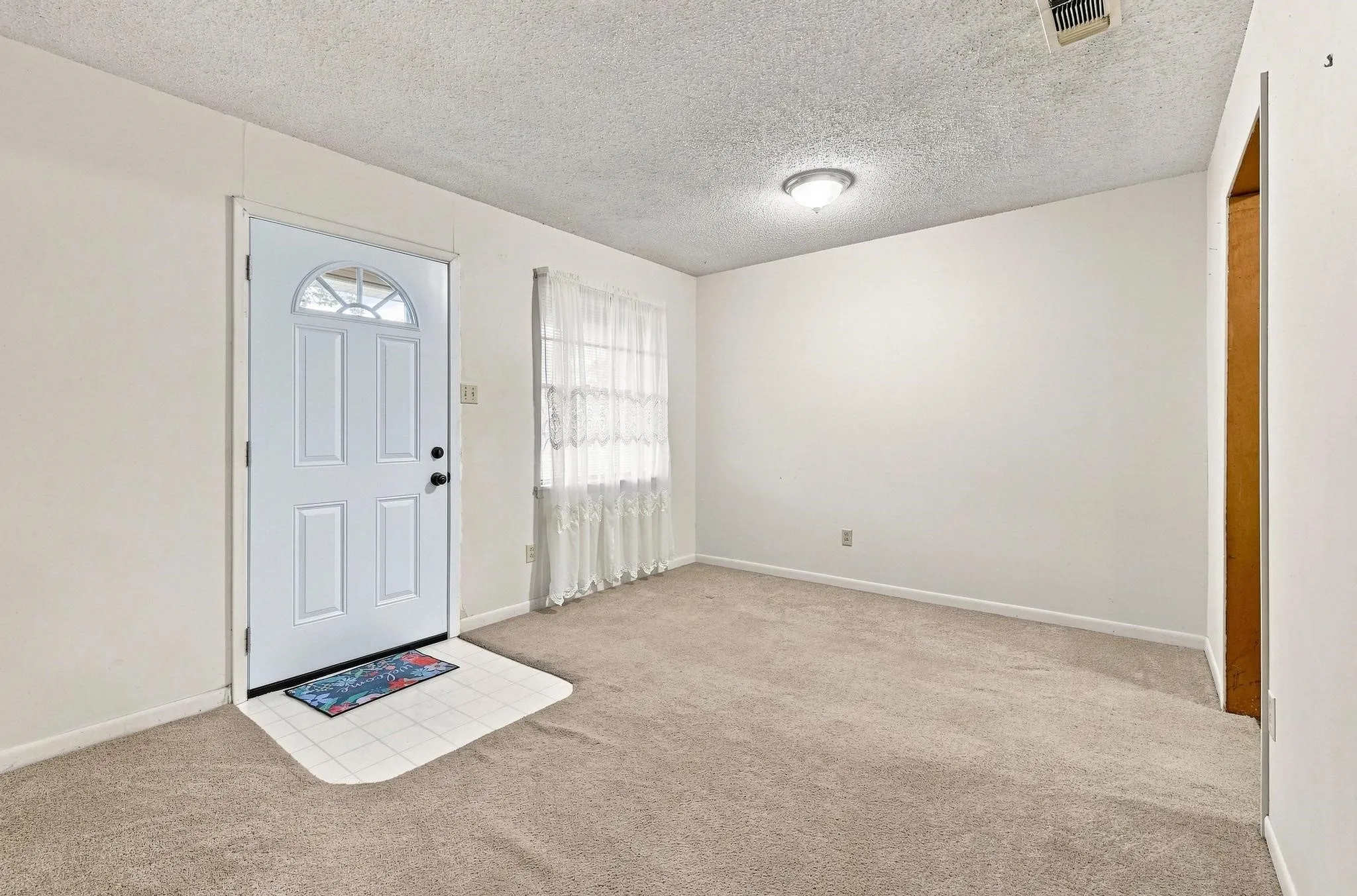 Single Family Residence For Sale in Fannin County , 1008 Yeager Street, Honey Grove, Texas 75446, 3 Bedroom, 2 Bathroom, 1 Garage spaces, 1,168 Sqft, built in 1976, mls#21351297, Real Estate Agent in Honey Grove, Homes For Sale in Fannin county, Homes For Sale in Honey Grove, Realtor in Honey Grove Texas, Real Estate Brokerage Independent Realty Texas, Luminita Cordes Realtor