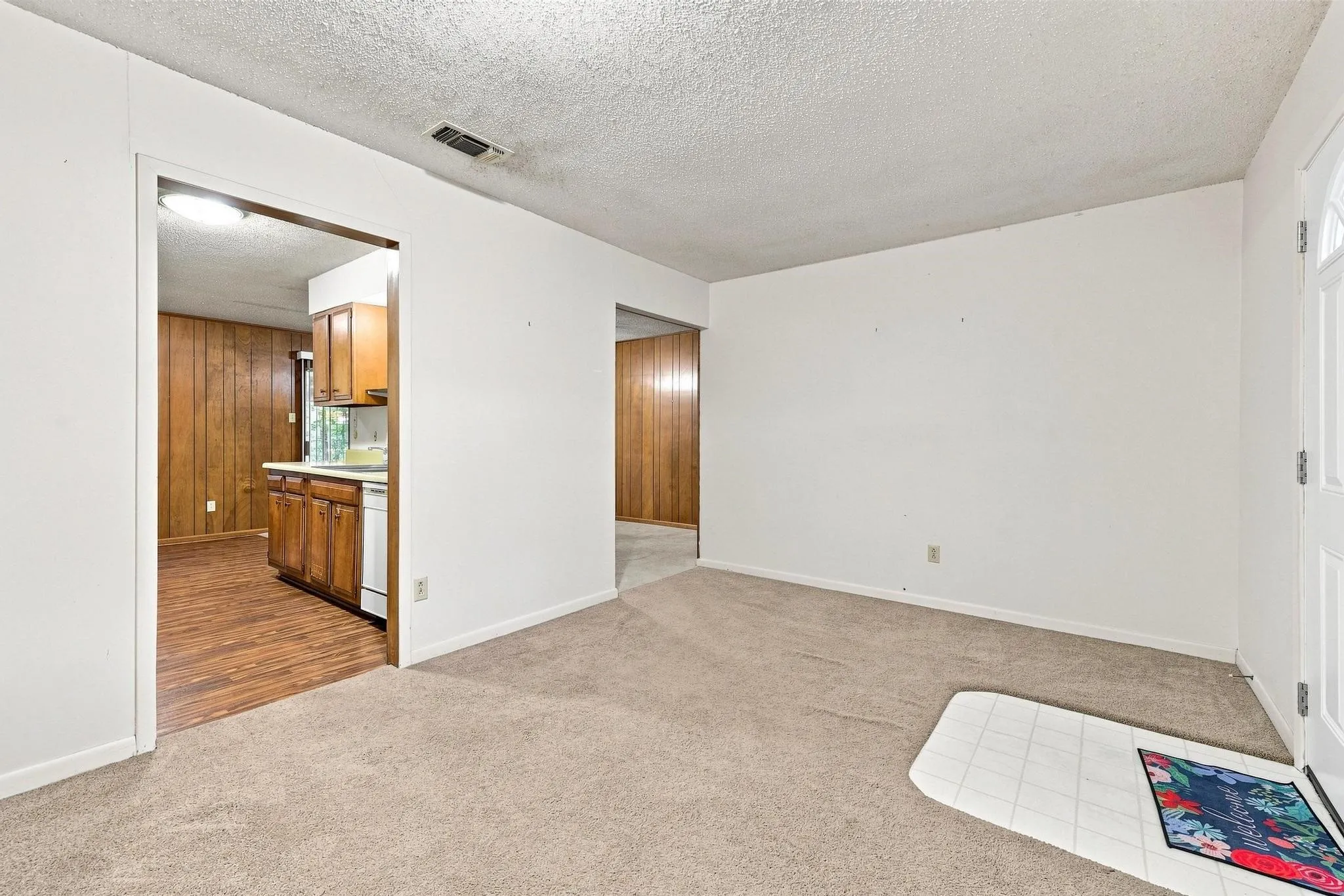 Single Family Residence For Sale in Fannin County , 1008 Yeager Street, Honey Grove, Texas 75446, 3 Bedroom, 2 Bathroom, 1 Garage spaces, 1,168 Sqft, built in 1976, mls#21351297, Real Estate Agent in Honey Grove, Homes For Sale in Fannin county, Homes For Sale in Honey Grove, Realtor in Honey Grove Texas, Real Estate Brokerage Independent Realty Texas, Luminita Cordes Realtor