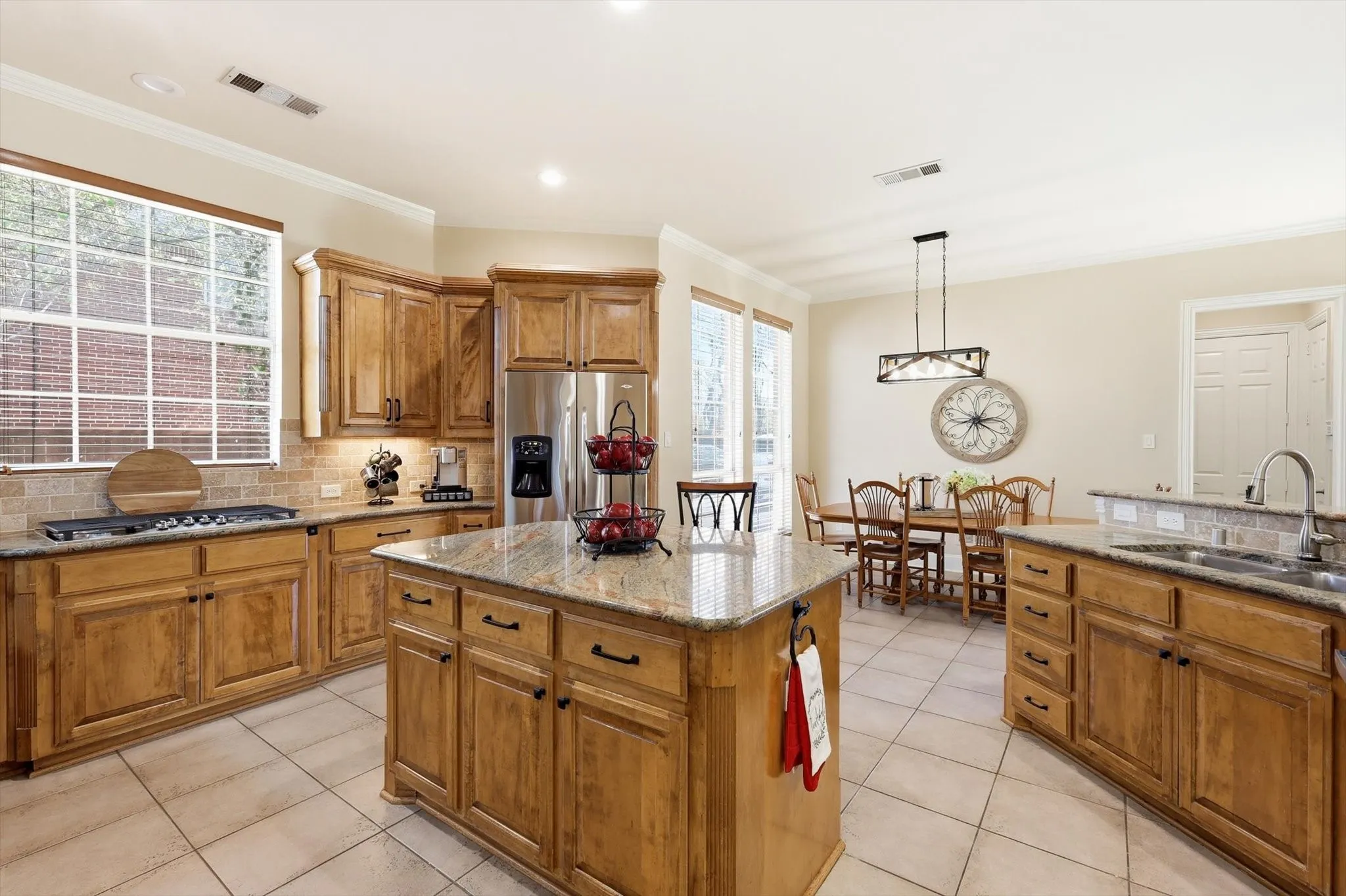 Single Family Residence For Sale in Denton County , 4629 Manor Way, Flower Mound, Texas 75028, 5 Bedroom, 5 Bathroom, 3 Garage spaces, 4,599 Sqft, built in 2000, mls#21351027, Real Estate Agent in Flower Mound, Homes For Sale in Denton county, Homes For Sale in Flower Mound, Realtor in Flower Mound Texas, Real Estate Brokerage Independent Realty Texas, Luminita Cordes Realtor