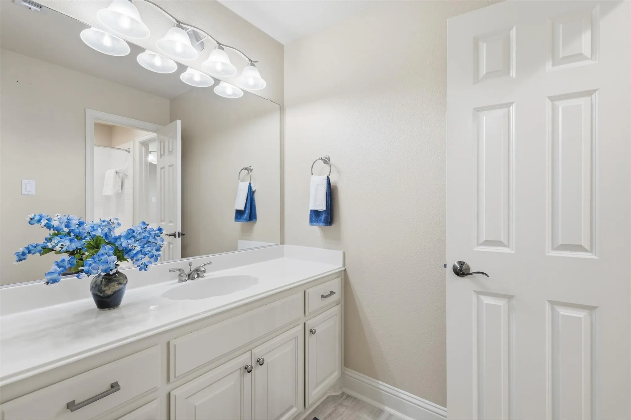 Single Family Residence For Sale in Denton County , 4629 Manor Way, Flower Mound, Texas 75028, 5 Bedroom, 5 Bathroom, 3 Garage spaces, 4,599 Sqft, built in 2000, mls#21351027, Real Estate Agent in Flower Mound, Homes For Sale in Denton county, Homes For Sale in Flower Mound, Realtor in Flower Mound Texas, Real Estate Brokerage Independent Realty Texas, Luminita Cordes Realtor