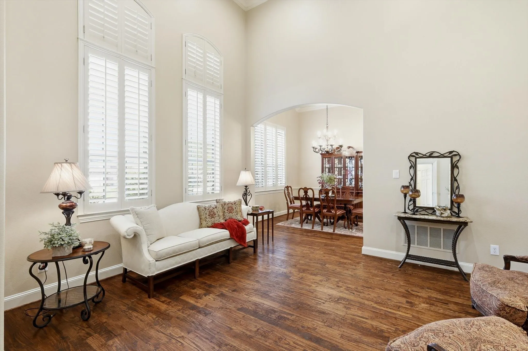 Single Family Residence For Sale in Denton County , 4629 Manor Way, Flower Mound, Texas 75028, 5 Bedroom, 5 Bathroom, 3 Garage spaces, 4,599 Sqft, built in 2000, mls#21351027, Real Estate Agent in Flower Mound, Homes For Sale in Denton county, Homes For Sale in Flower Mound, Realtor in Flower Mound Texas, Real Estate Brokerage Independent Realty Texas, Luminita Cordes Realtor