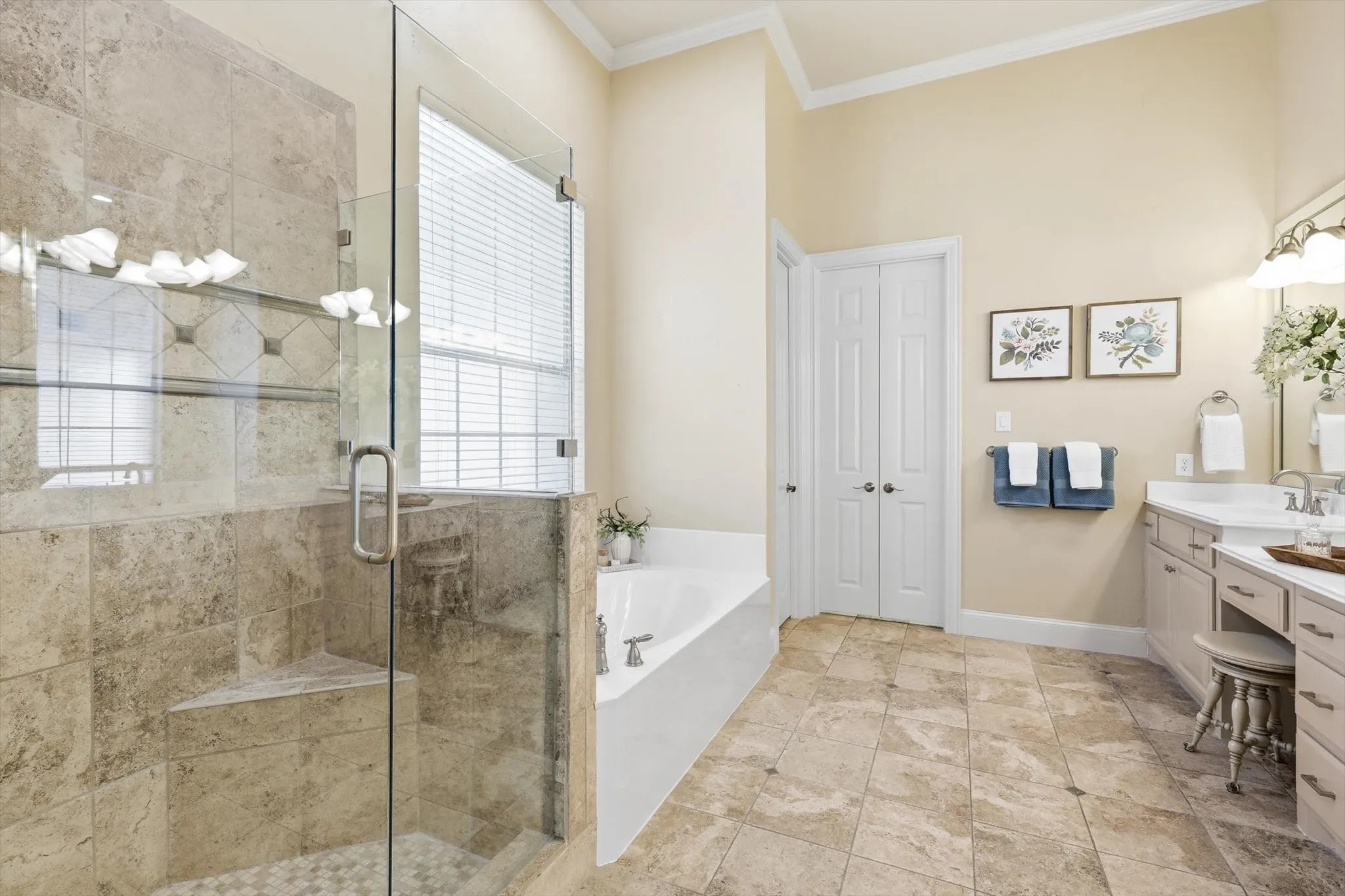 Single Family Residence For Sale in Denton County , 4629 Manor Way, Flower Mound, Texas 75028, 5 Bedroom, 5 Bathroom, 3 Garage spaces, 4,599 Sqft, built in 2000, mls#21351027, Real Estate Agent in Flower Mound, Homes For Sale in Denton county, Homes For Sale in Flower Mound, Realtor in Flower Mound Texas, Real Estate Brokerage Independent Realty Texas, Luminita Cordes Realtor