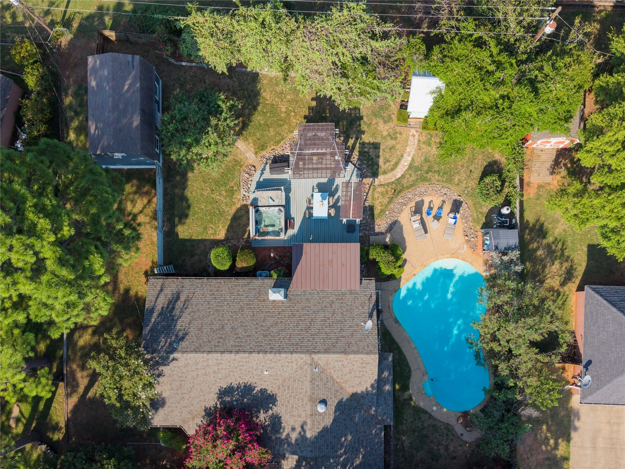 Single Family Residence For Sale in Johnson County , 306 Woodlawn Drive, Keene, Texas 76059, 3 Bedroom, 2 Bathroom, 2 Garage spaces, 1,378 Sqft, built in 1982, mls#21330042, Real Estate Agent in Keene, Homes For Sale in Johnson county, Homes For Sale in Keene, Realtor in Keene Texas, Real Estate Brokerage Independent Realty Texas, Luminita Cordes Realtor