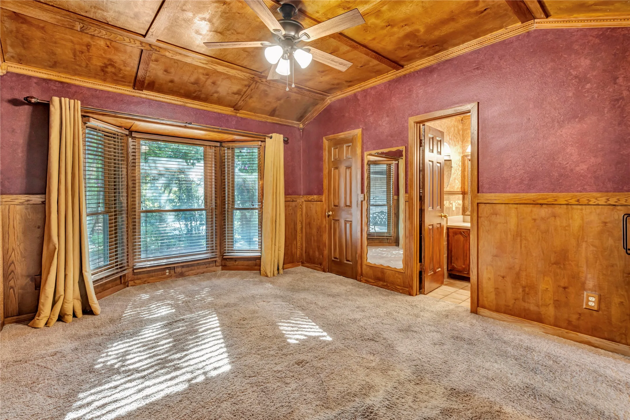 Single Family Residence For Sale in Johnson County , 306 Woodlawn Drive, Keene, Texas 76059, 3 Bedroom, 2 Bathroom, 2 Garage spaces, 1,378 Sqft, built in 1982, mls#21330042, Real Estate Agent in Keene, Homes For Sale in Johnson county, Homes For Sale in Keene, Realtor in Keene Texas, Real Estate Brokerage Independent Realty Texas, Luminita Cordes Realtor