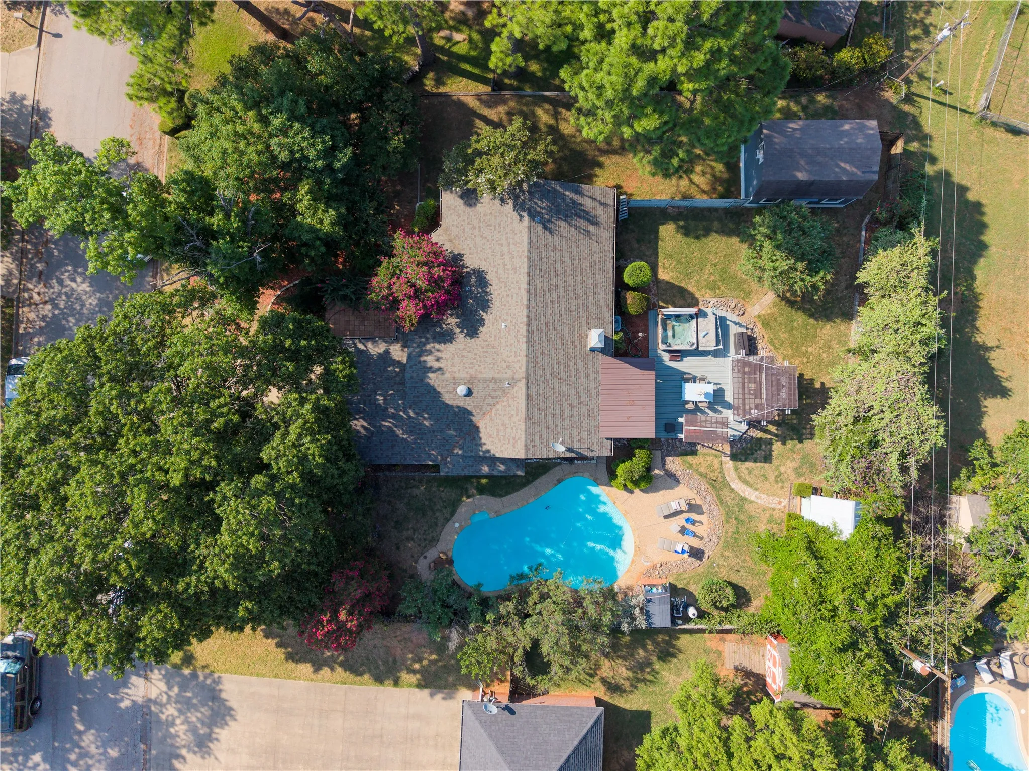 Single Family Residence For Sale in Johnson County , 306 Woodlawn Drive, Keene, Texas 76059, 3 Bedroom, 2 Bathroom, 2 Garage spaces, 1,378 Sqft, built in 1982, mls#21330042, Real Estate Agent in Keene, Homes For Sale in Johnson county, Homes For Sale in Keene, Realtor in Keene Texas, Real Estate Brokerage Independent Realty Texas, Luminita Cordes Realtor