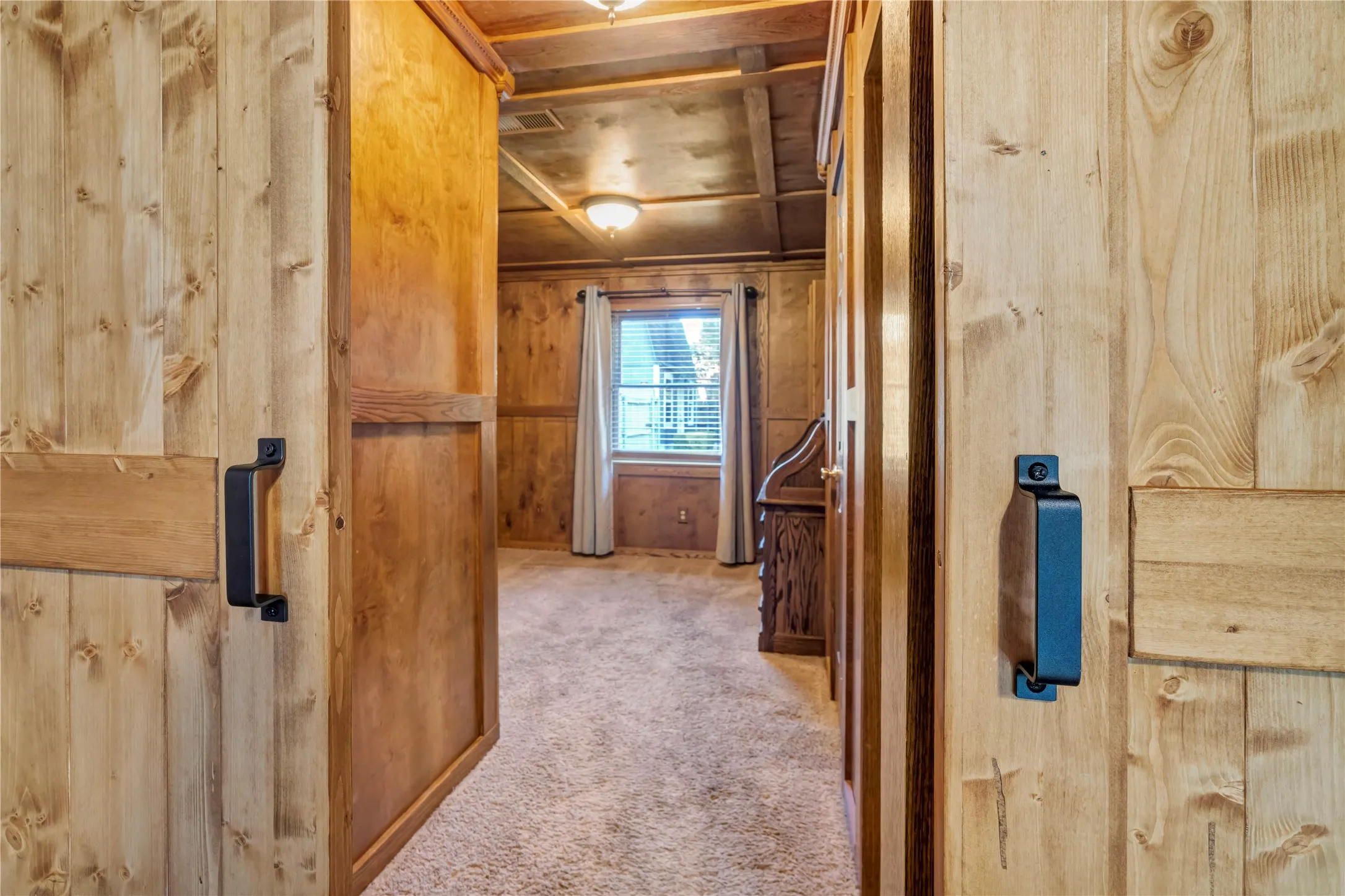 Single Family Residence For Sale in Johnson County , 306 Woodlawn Drive, Keene, Texas 76059, 3 Bedroom, 2 Bathroom, 2 Garage spaces, 1,378 Sqft, built in 1982, mls#21330042, Real Estate Agent in Keene, Homes For Sale in Johnson county, Homes For Sale in Keene, Realtor in Keene Texas, Real Estate Brokerage Independent Realty Texas, Luminita Cordes Realtor