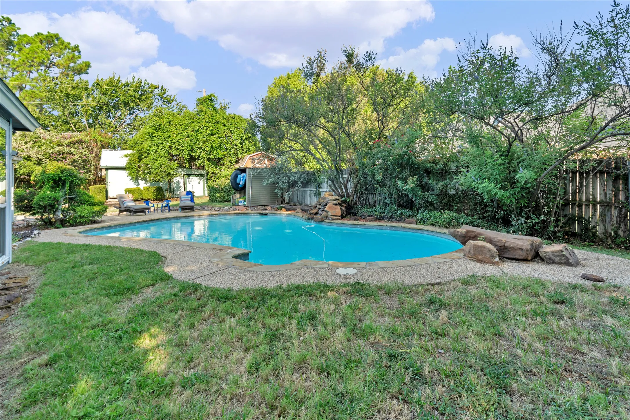 Single Family Residence For Sale in Johnson County , 306 Woodlawn Drive, Keene, Texas 76059, 3 Bedroom, 2 Bathroom, 2 Garage spaces, 1,378 Sqft, built in 1982, mls#21330042, Real Estate Agent in Keene, Homes For Sale in Johnson county, Homes For Sale in Keene, Realtor in Keene Texas, Real Estate Brokerage Independent Realty Texas, Luminita Cordes Realtor