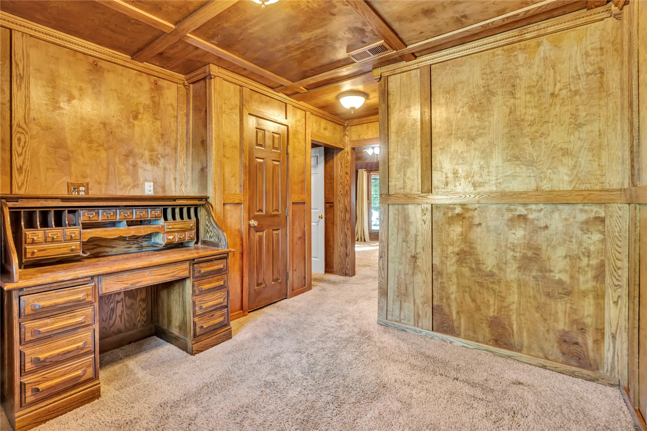 Single Family Residence For Sale in Johnson County , 306 Woodlawn Drive, Keene, Texas 76059, 3 Bedroom, 2 Bathroom, 2 Garage spaces, 1,378 Sqft, built in 1982, mls#21330042, Real Estate Agent in Keene, Homes For Sale in Johnson county, Homes For Sale in Keene, Realtor in Keene Texas, Real Estate Brokerage Independent Realty Texas, Luminita Cordes Realtor