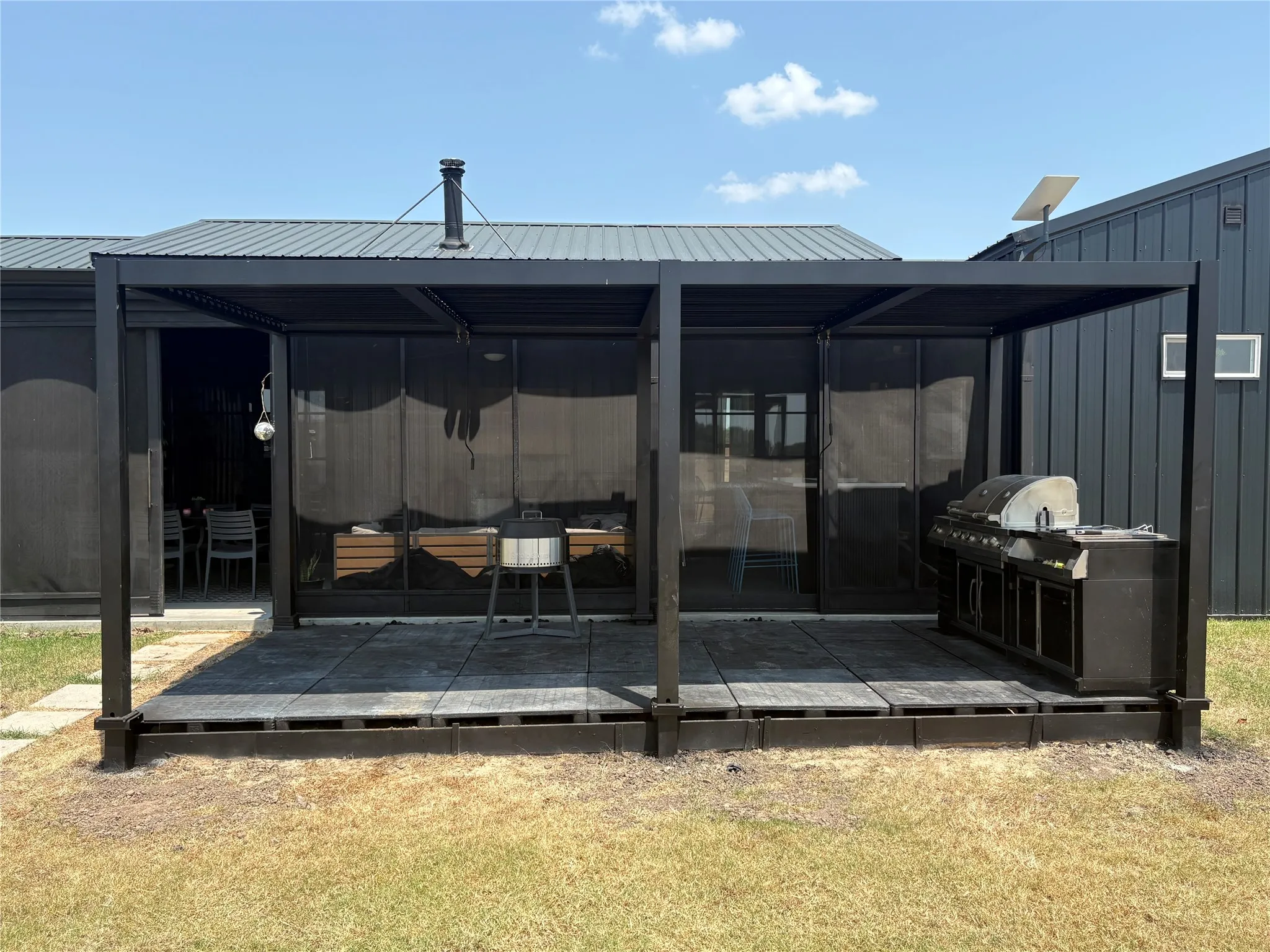 ack of coverd porch and  covered bbq area