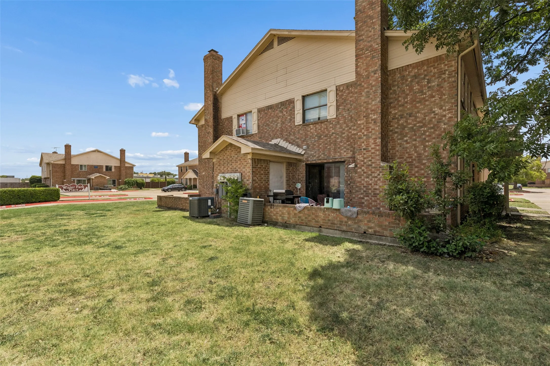 Quadruplex For Sale in Dallas County , 4013 N Garland Avenue 1, Garland, Texas 75040, 10 Bedroom, 8 Bathroom, Garage spaces, 4,089 Sqft, built in 1984, Price $668,000, mls#21349483, Real Estate Agent in Garland, Homes For Sale in Dallas county, Homes For Sale in Garland, Realtor in Garland Texas, Real Estate Brokerage Independent Realty Texas, Luminita Cordes Realtor