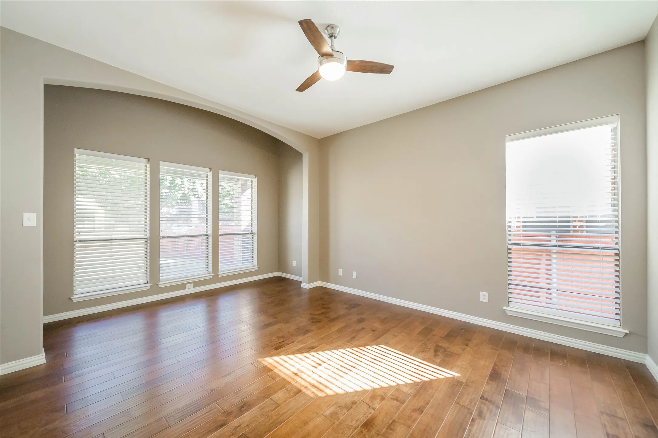 Single Family Residence For Rent in Collin County , 1810 Port Isabel Drive, Allen, Texas 75013, 5 Bedroom, 4 Bathroom, 2 Garage spaces, 3,362 Sqft, built in 2005, mls#21351307, Real Estate Agent in Allen, Homes For Rent in Collin county, Homes For Rent in Allen, Realtor in Allen Texas, Real Estate Brokerage Independent Realty Texas, Luminita Cordes Realtor