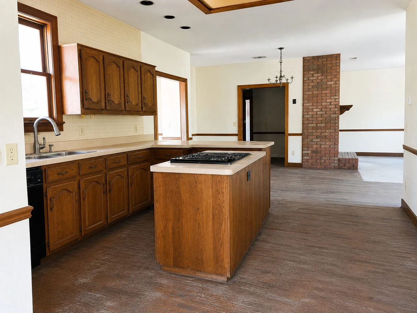 Single Family Residence For Sale in Collin County , 116 Mallard Point, Wylie, Texas 75098, 3 Bedroom, 2 Bathroom, 3 Garage spaces, 2,282 Sqft, built in 1982, mls#21351064, Real Estate Agent in Wylie, Homes For Sale in Collin county, Homes For Sale in Wylie, Realtor in Wylie Texas, Real Estate Brokerage Independent Realty Texas, Luminita Cordes Realtor
