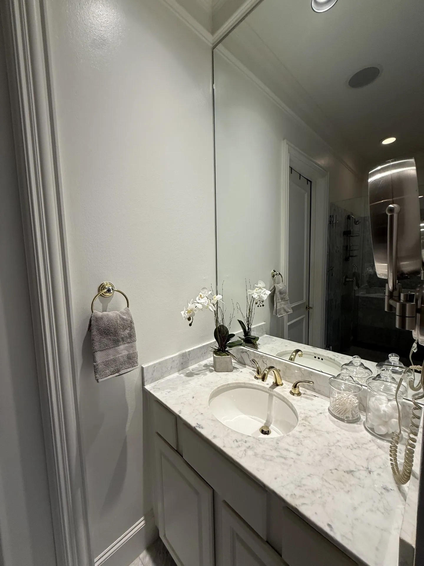 Condominium For Rent in Dallas County , 3535 Gillespie Street 505, Dallas, Texas 75219, 3 Bedroom, 5 Bathroom, 2 Garage spaces, 2,899 Sqft, built in 2000, mls#21351321, Real Estate Agent in Dallas, Homes For Rent in Dallas county, Homes For Rent in Dallas, Realtor in Dallas Texas, Real Estate Brokerage Independent Realty Texas, Luminita Cordes Realtor