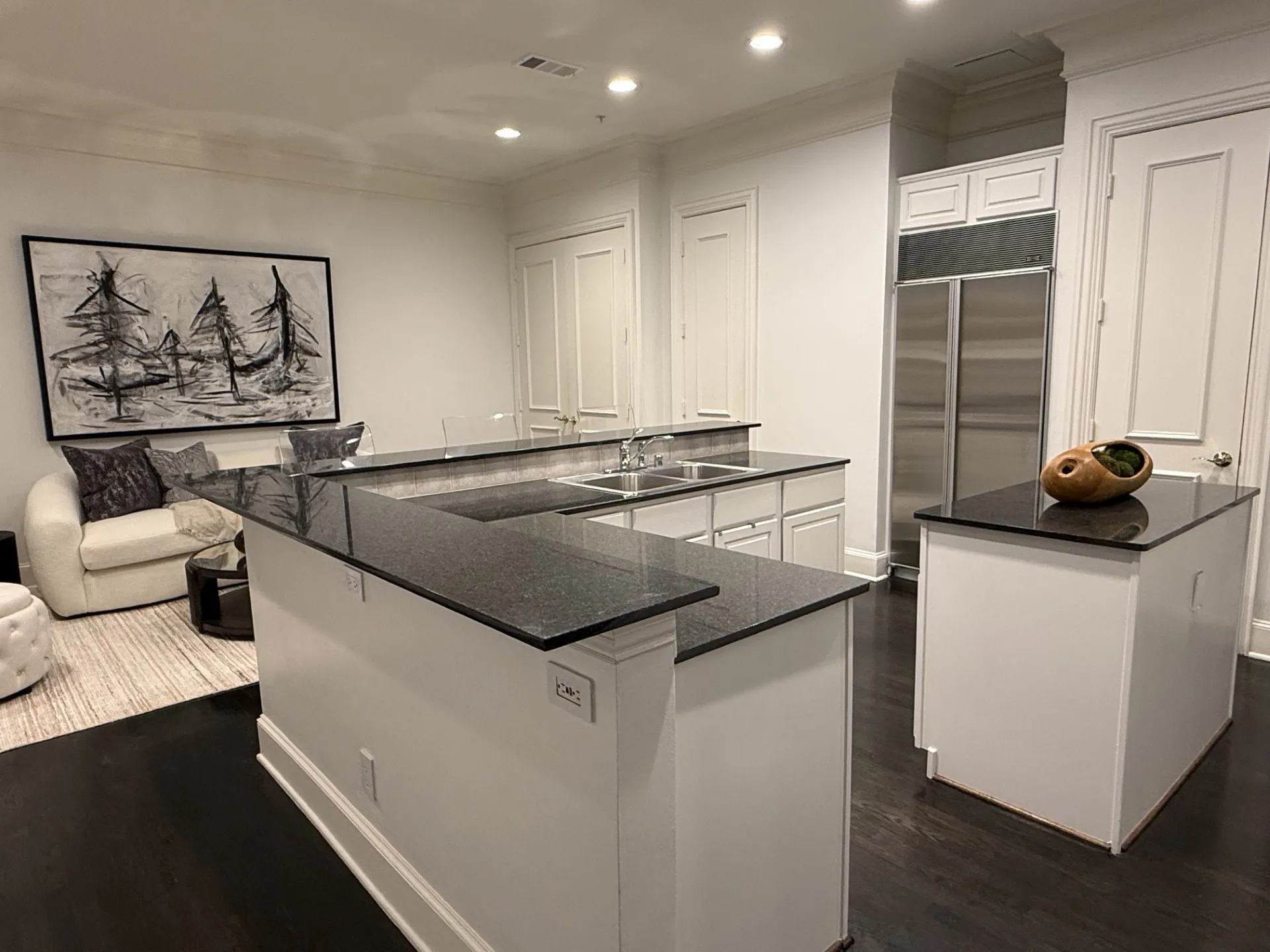 Condominium For Rent in Dallas County , 3535 Gillespie Street 505, Dallas, Texas 75219, 3 Bedroom, 5 Bathroom, 2 Garage spaces, 2,899 Sqft, built in 2000, mls#21351321, Real Estate Agent in Dallas, Homes For Rent in Dallas county, Homes For Rent in Dallas, Realtor in Dallas Texas, Real Estate Brokerage Independent Realty Texas, Luminita Cordes Realtor