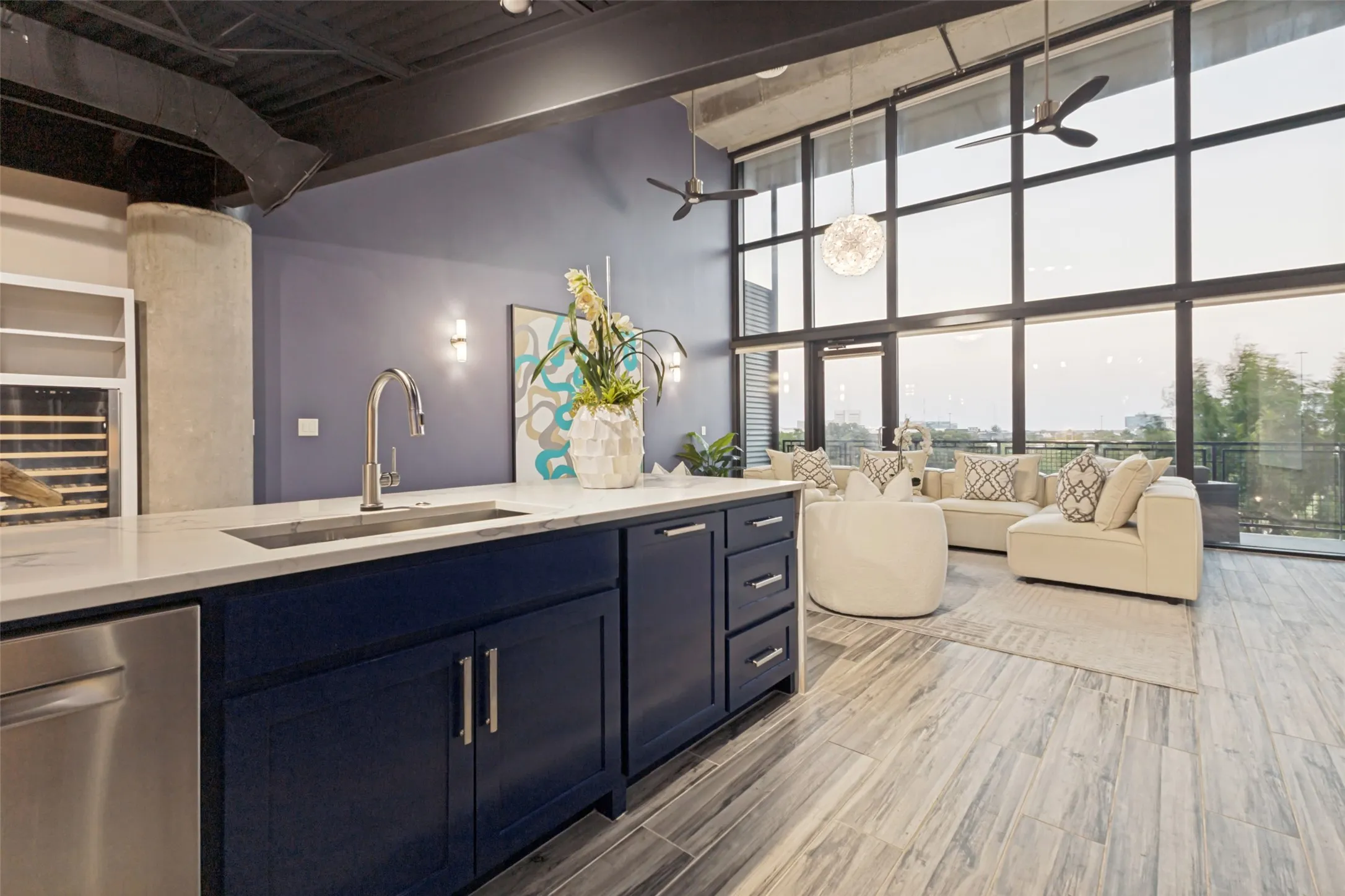 Condominium For Sale in Dallas County , 3110 Thomas Avenue 527, Dallas, Texas 75204, 2 Bedroom, 2 Bathroom, 3 Garage spaces, 2,263 Sqft, built in 1998, mls#21303389, Real Estate Agent in Dallas, Homes For Sale in Dallas county, Homes For Sale in Dallas, Realtor in Dallas Texas, Real Estate Brokerage Independent Realty Texas, Luminita Cordes Realtor
