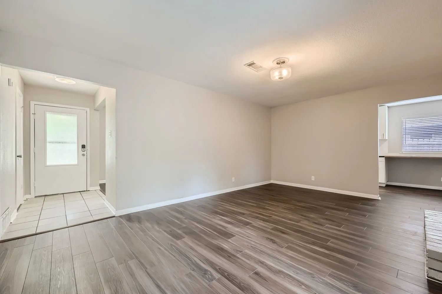 Single Family Residence For Sale in Ellis County , 2309 Woodlawn Drive, Ennis, Texas 75119, 3 Bedrooms, 2 Bathrooms, 2 Garage spaces, 1,464 Sqft, built in 1977, Price $277,000, mls#21350353, Real Estate Agent in Ennis, Homes For Sale in Ellis county, Homes For Sale in Ennis, Realtor in Ennis Texas, Real Estate Brokerage Independent Realty Texas, Luminita Cordes Realtor
