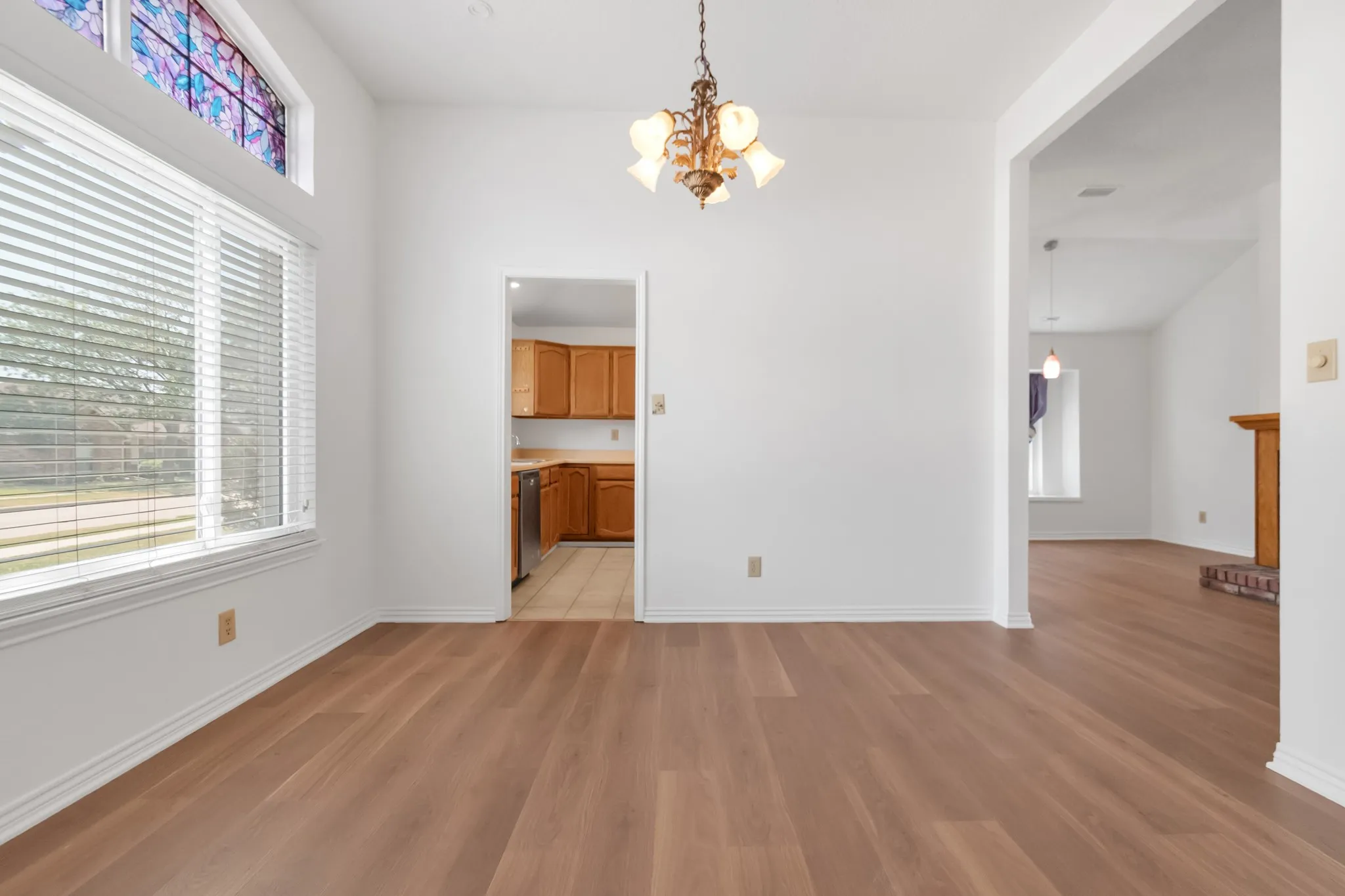 Single Family Residence For Sale in Denton County , 4112 Durbin Drive, The Colony, Texas 75056, 3 Bedroom, 2 Bathroom, 2 Garage spaces, 1,533 Sqft, built in 1987, mls#21351053, Real Estate Agent in The Colony, Homes For Sale in Denton county, Homes For Sale in The Colony, Realtor in The Colony Texas, Real Estate Brokerage Independent Realty Texas, Luminita Cordes Realtor
