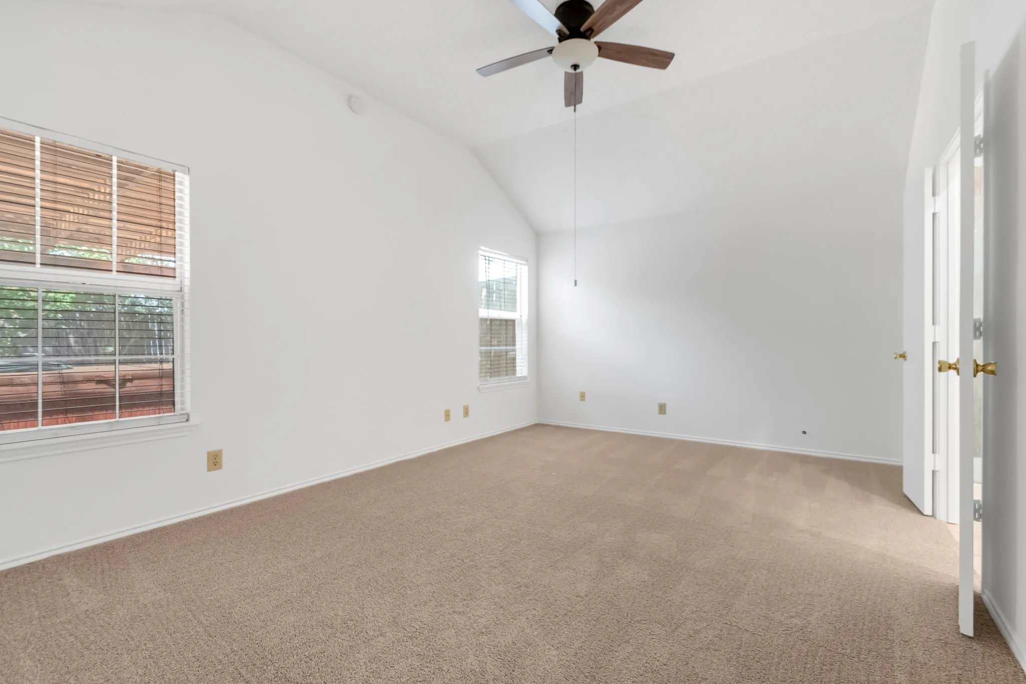 Single Family Residence For Sale in Denton County , 4112 Durbin Drive, The Colony, Texas 75056, 3 Bedroom, 2 Bathroom, 2 Garage spaces, 1,533 Sqft, built in 1987, mls#21351053, Real Estate Agent in The Colony, Homes For Sale in Denton county, Homes For Sale in The Colony, Realtor in The Colony Texas, Real Estate Brokerage Independent Realty Texas, Luminita Cordes Realtor